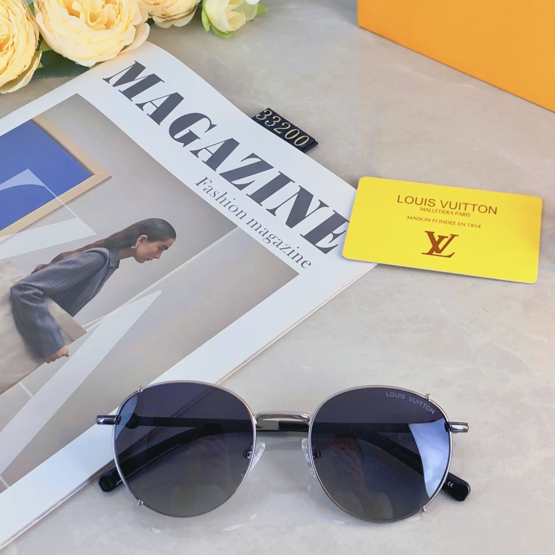High quality temperament sunscreen sunglasses 4pcs add : 18030258501 if you need size guide