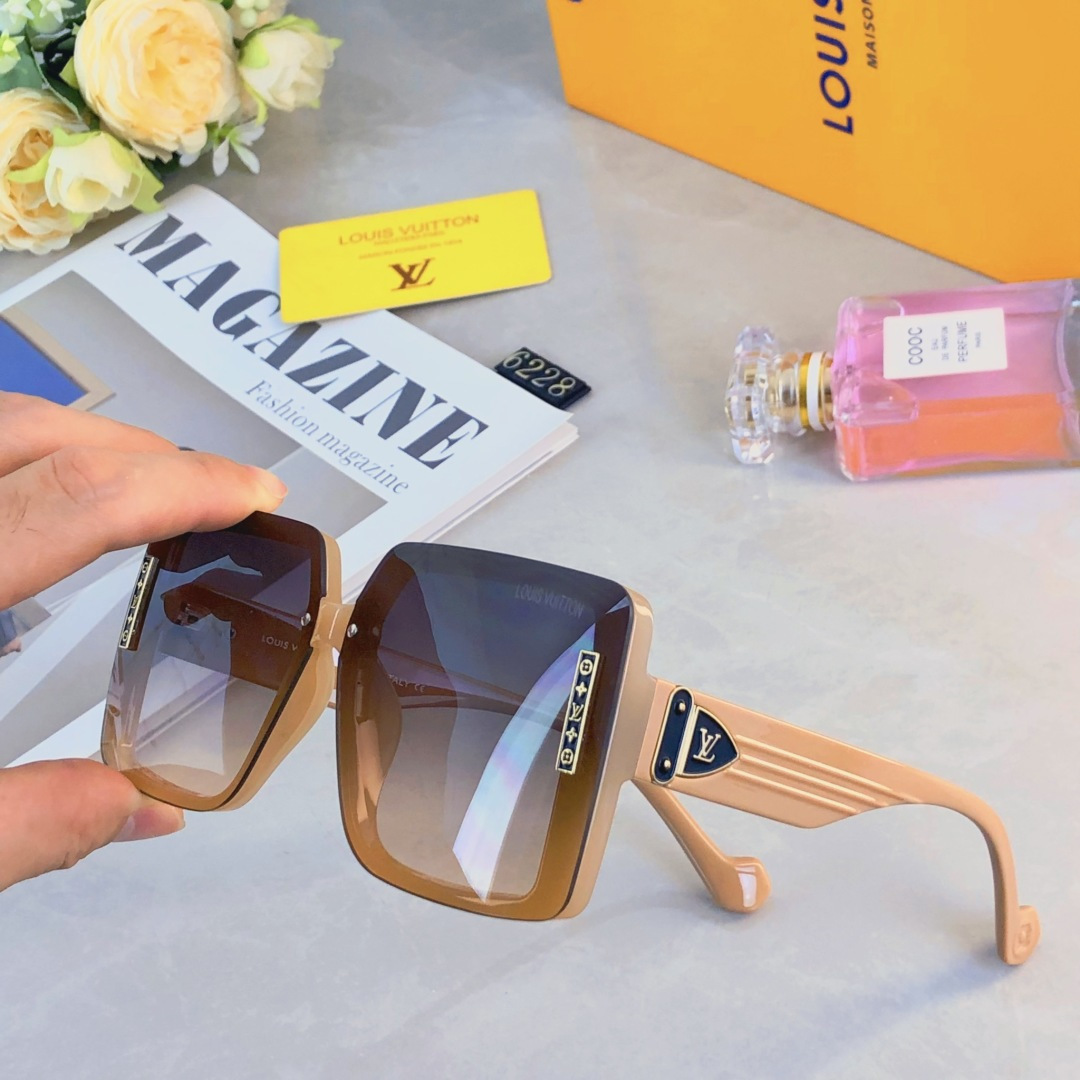 High quality temperament sunscreen sunglasses 1 pls add : 18030258501 if you need size guide