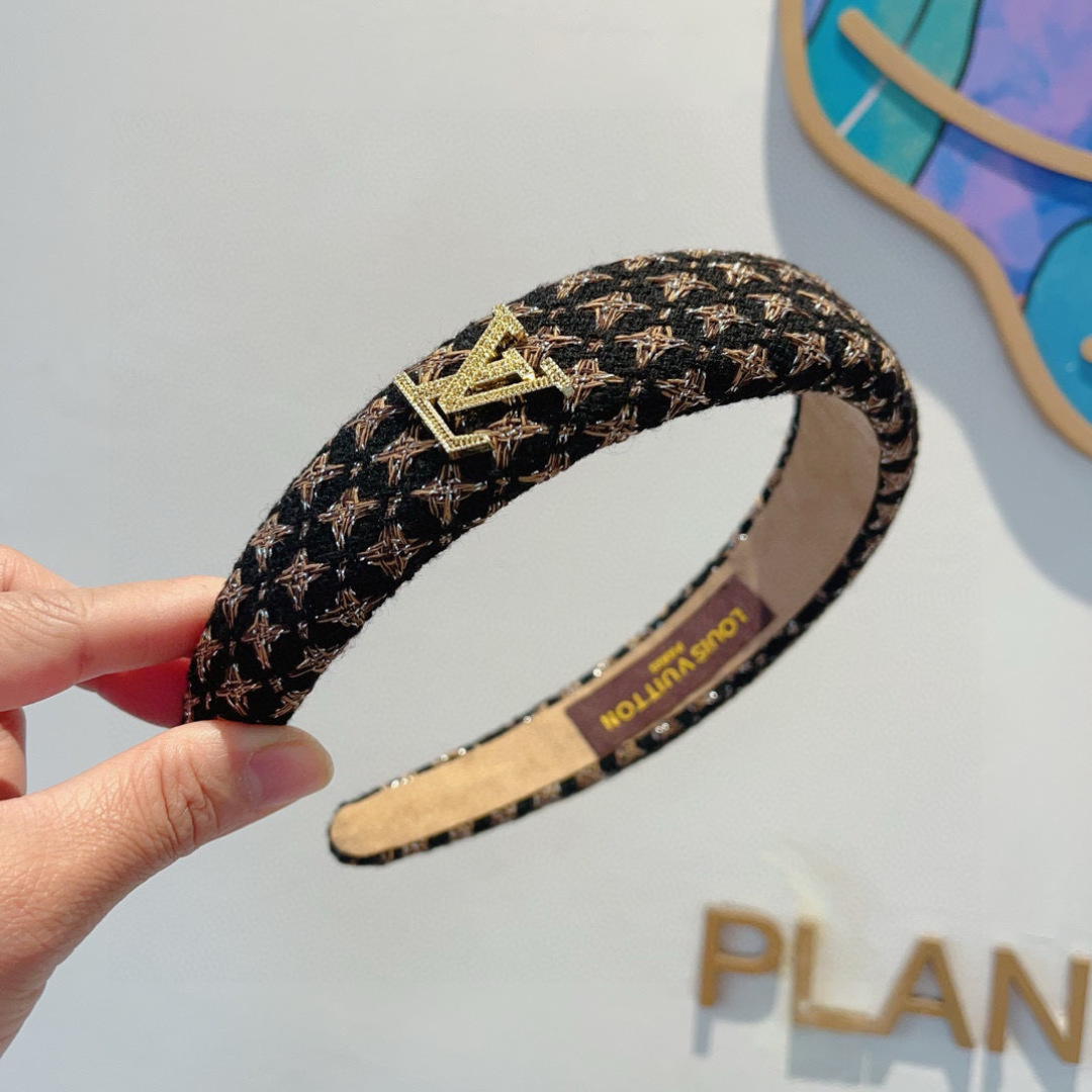 High quality fashionable and versatile headband, please add : 18859952090 if you need size guide