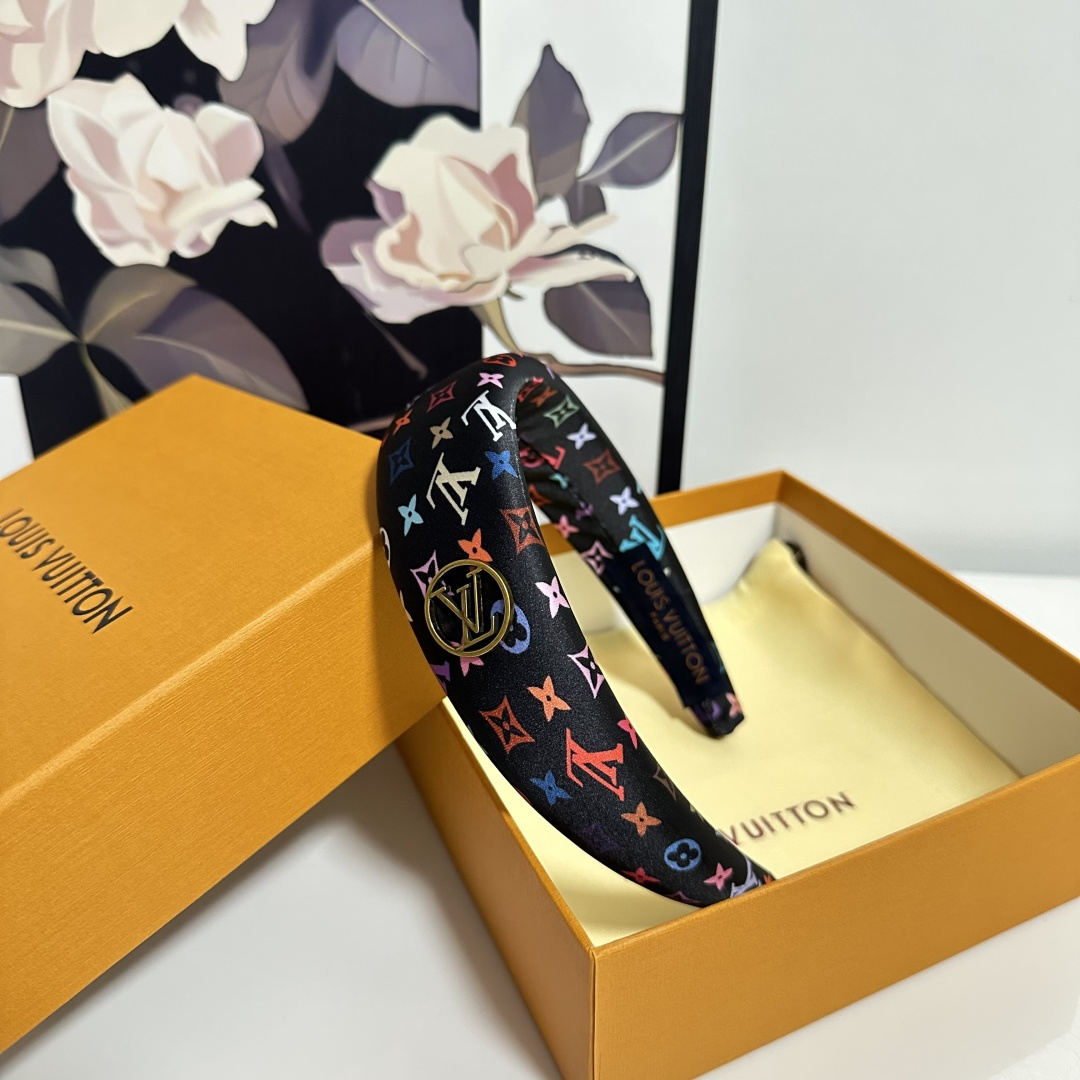 High quality fashionable and versatile headband, please add : 18859952090 if you need size guide