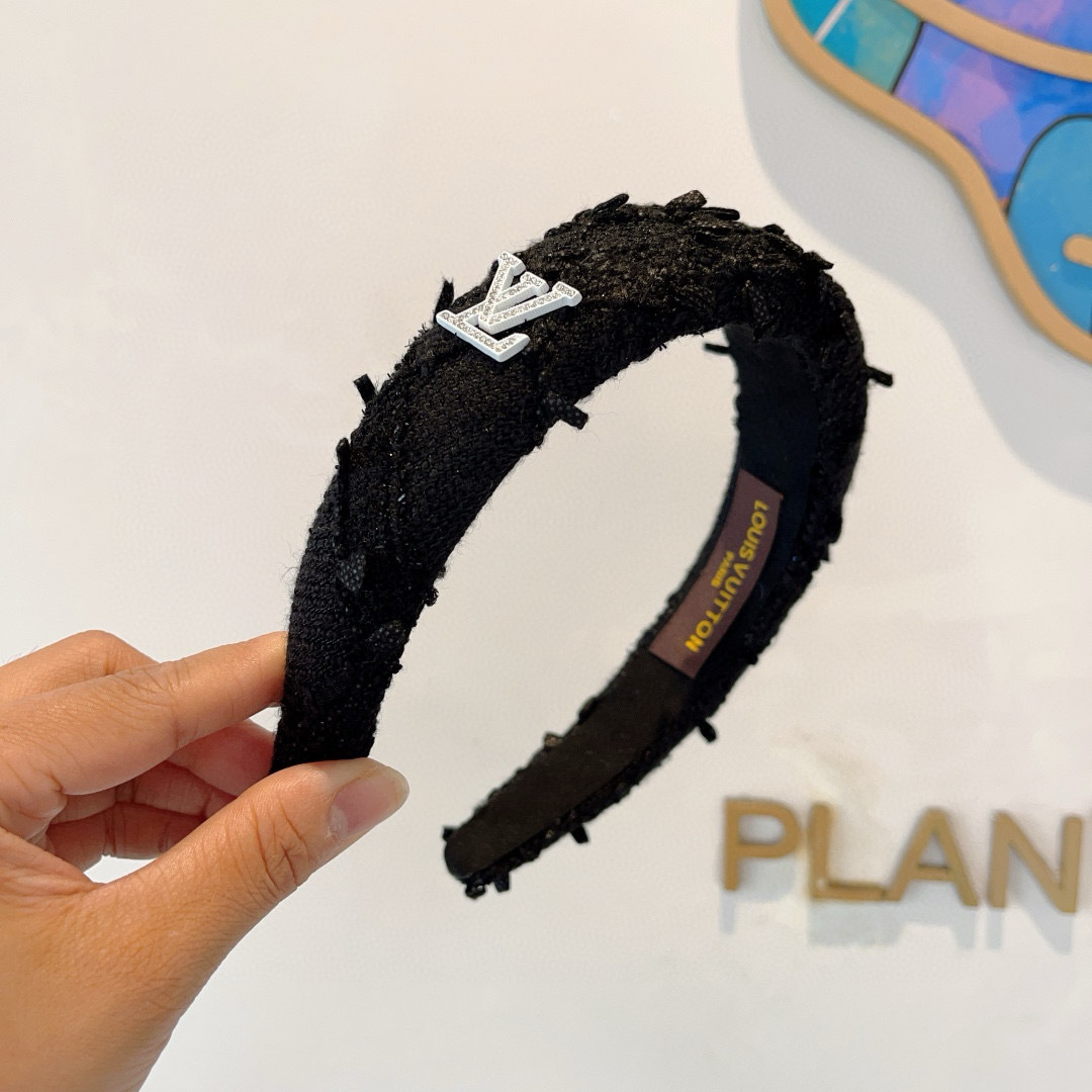 High quality fashionable and versatile headband, please add : 18859952090 if you need size guide