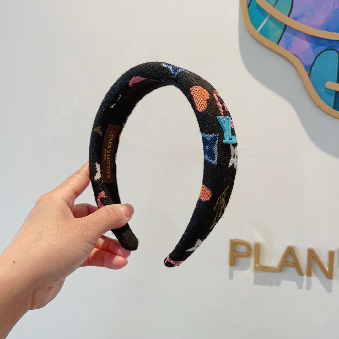 High quality fashionable and versatile headband, please add : 18859952090 if you need size guide