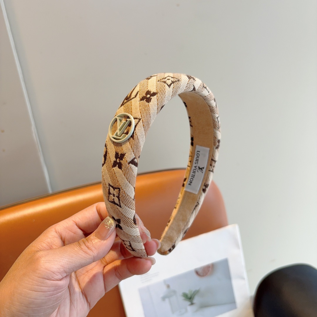 High quality fashionable and versatile headband, please add : 18859952090 if you need size guide