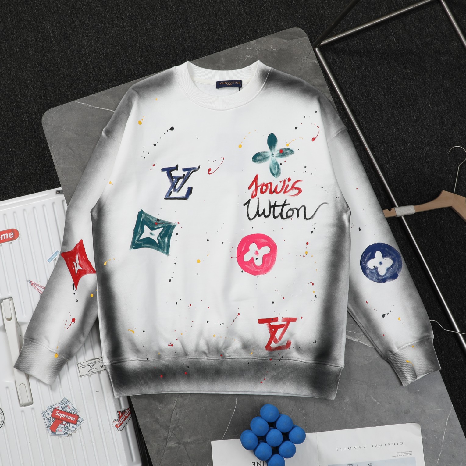 High quality fashion embroidered graffiti hoodie 1 pls add : 18859952090 if you need size guide
