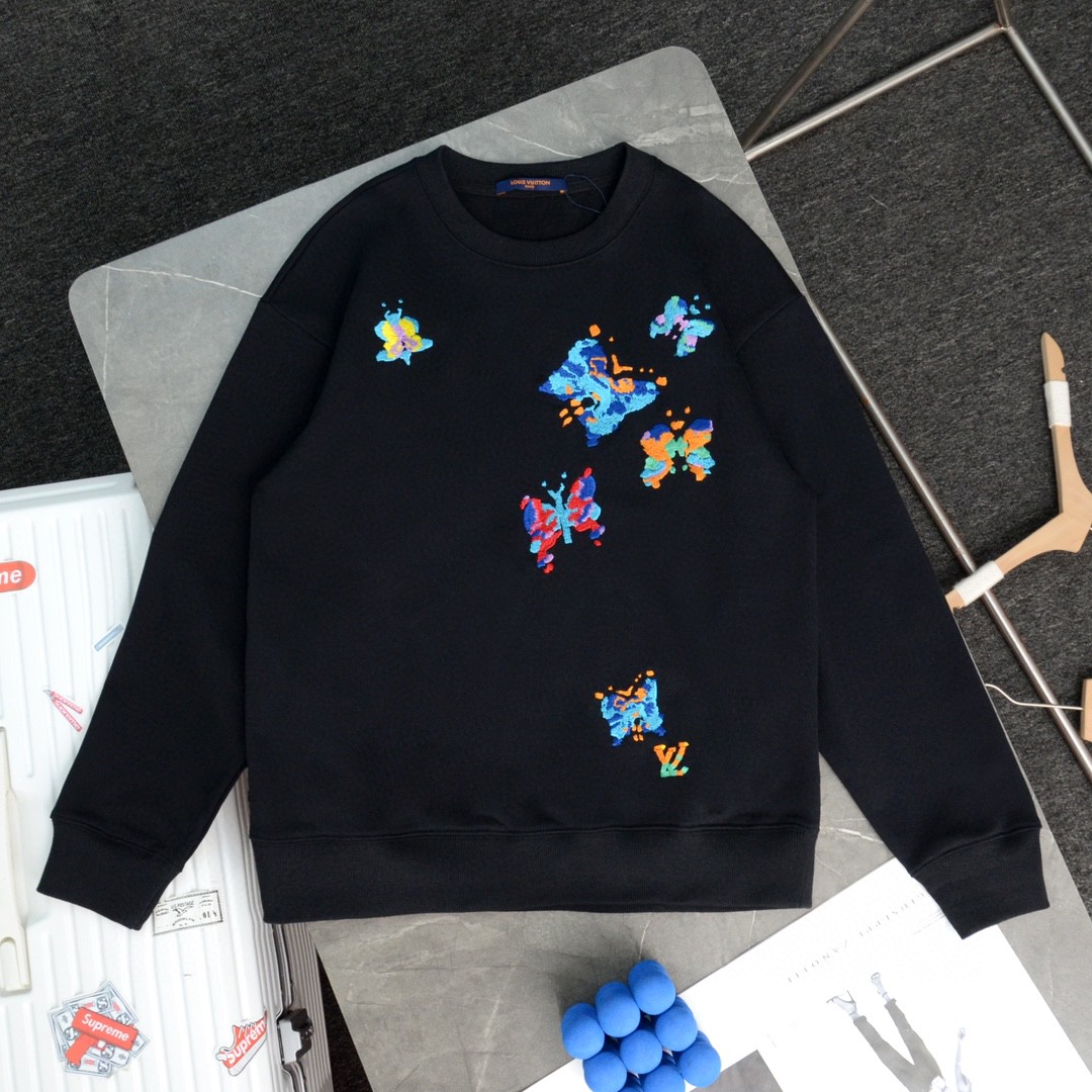 High quality fashion embroidered graffiti hoodie 1 pls add : 18859952090 if you need size guide