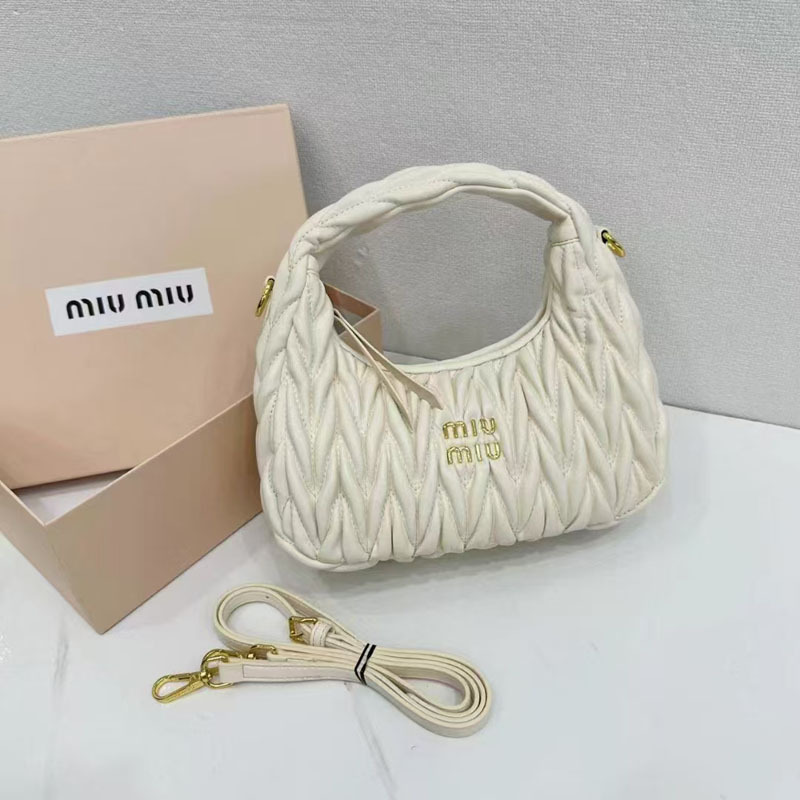 High quality handbag pls add : 18030258501 if you need size guide