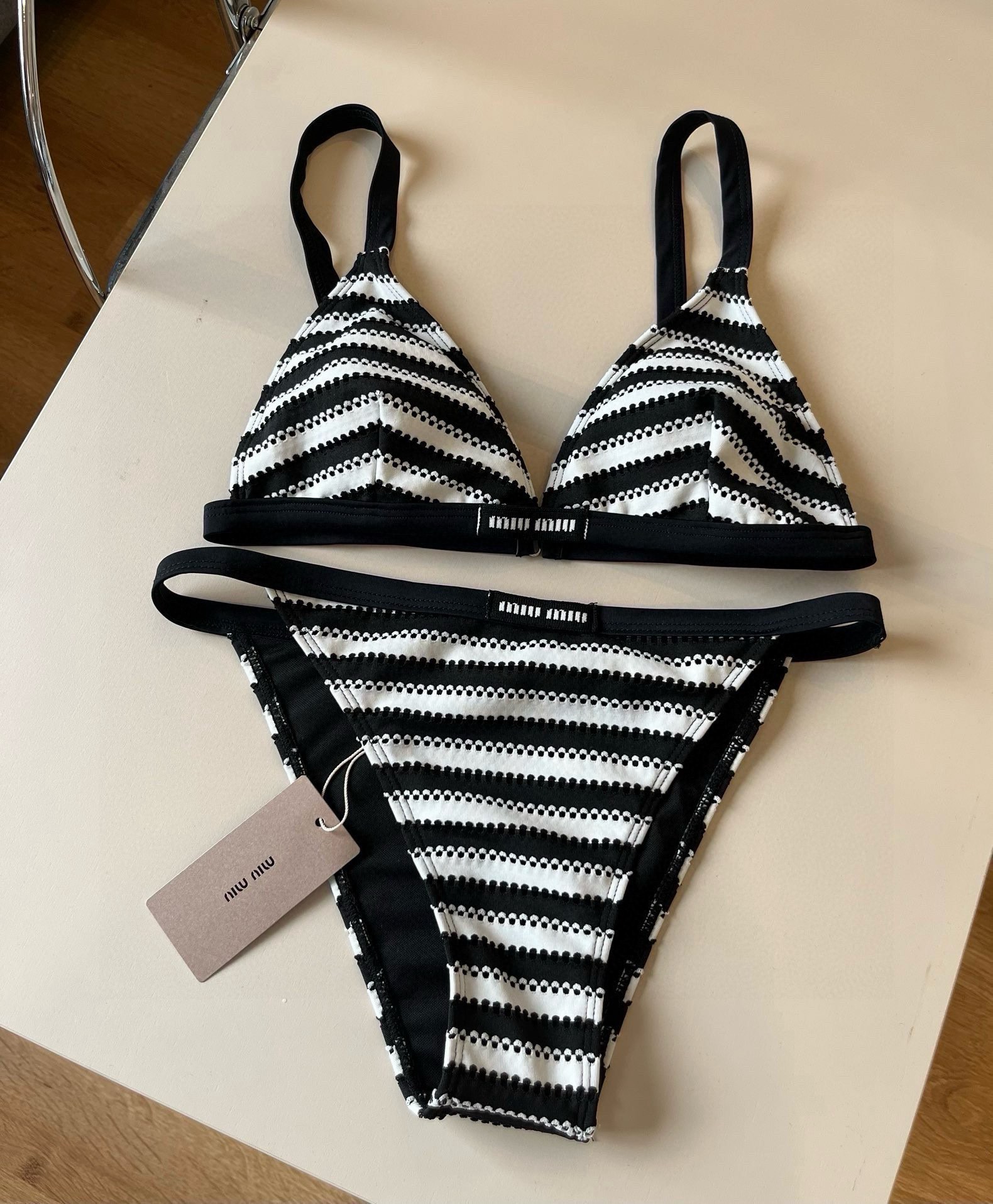 High quality bikini set 2pls add : 18030258501 if you need size guide