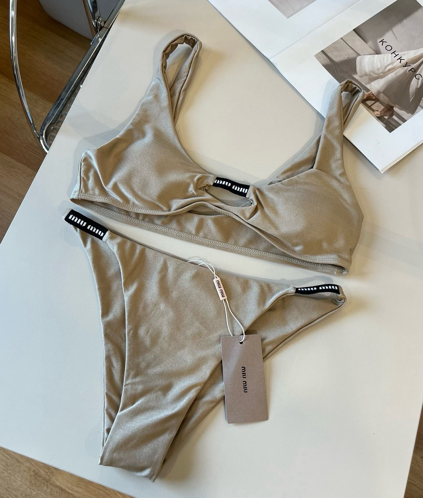 High quality bikini set 2pls add : 18030258501 if you need size guide