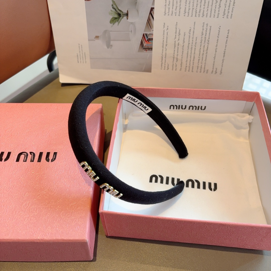 High quality patent leather hair bands, please add : 18030258501 if you need size guide