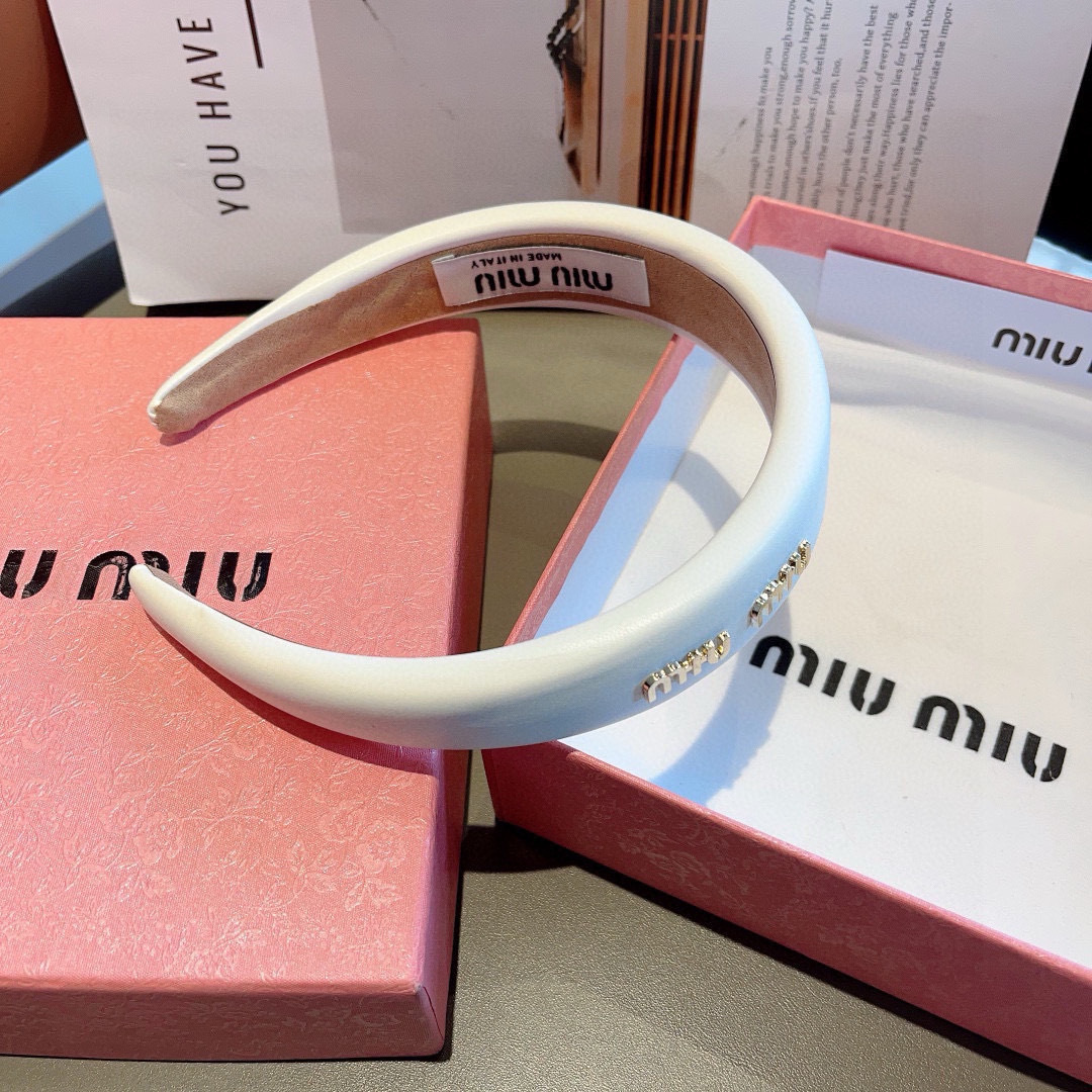 High quality patent leather hair bands, please add : 18030258501 if you need size guide