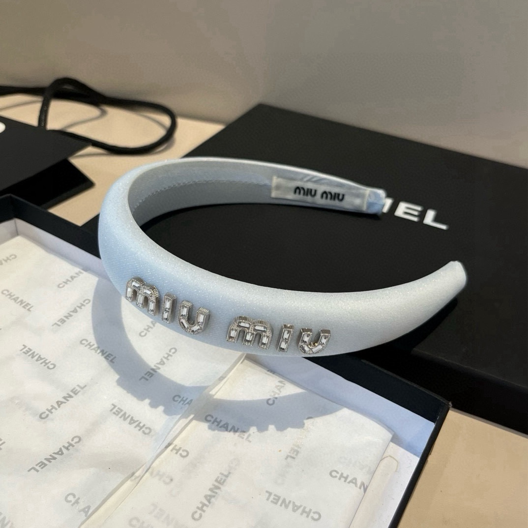 High quality patent leather hair bands, please add : 18030258501 if you need size guide