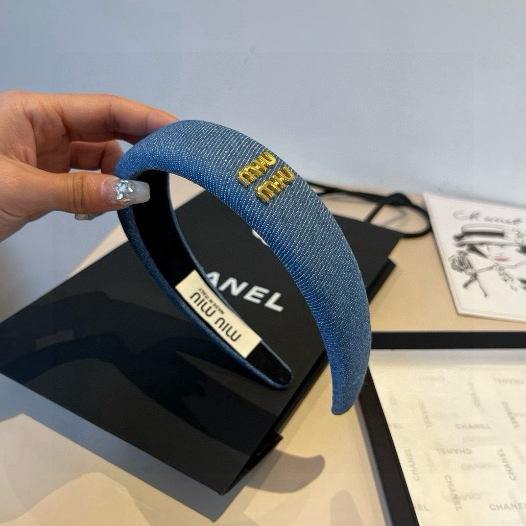 High quality patent leather hair bands, please add : 18030258501 if you need size guide