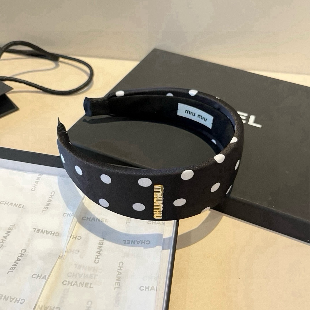 High quality patent leather hair bands, please add : 18030258501 if you need size guide