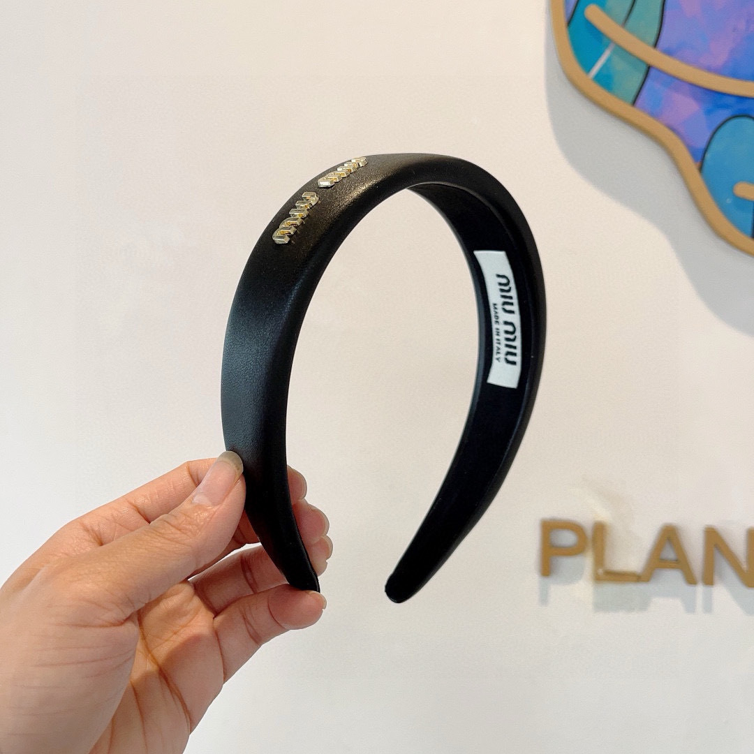 High quality patent leather hair bands, please add : 18030258501 if you need size guide