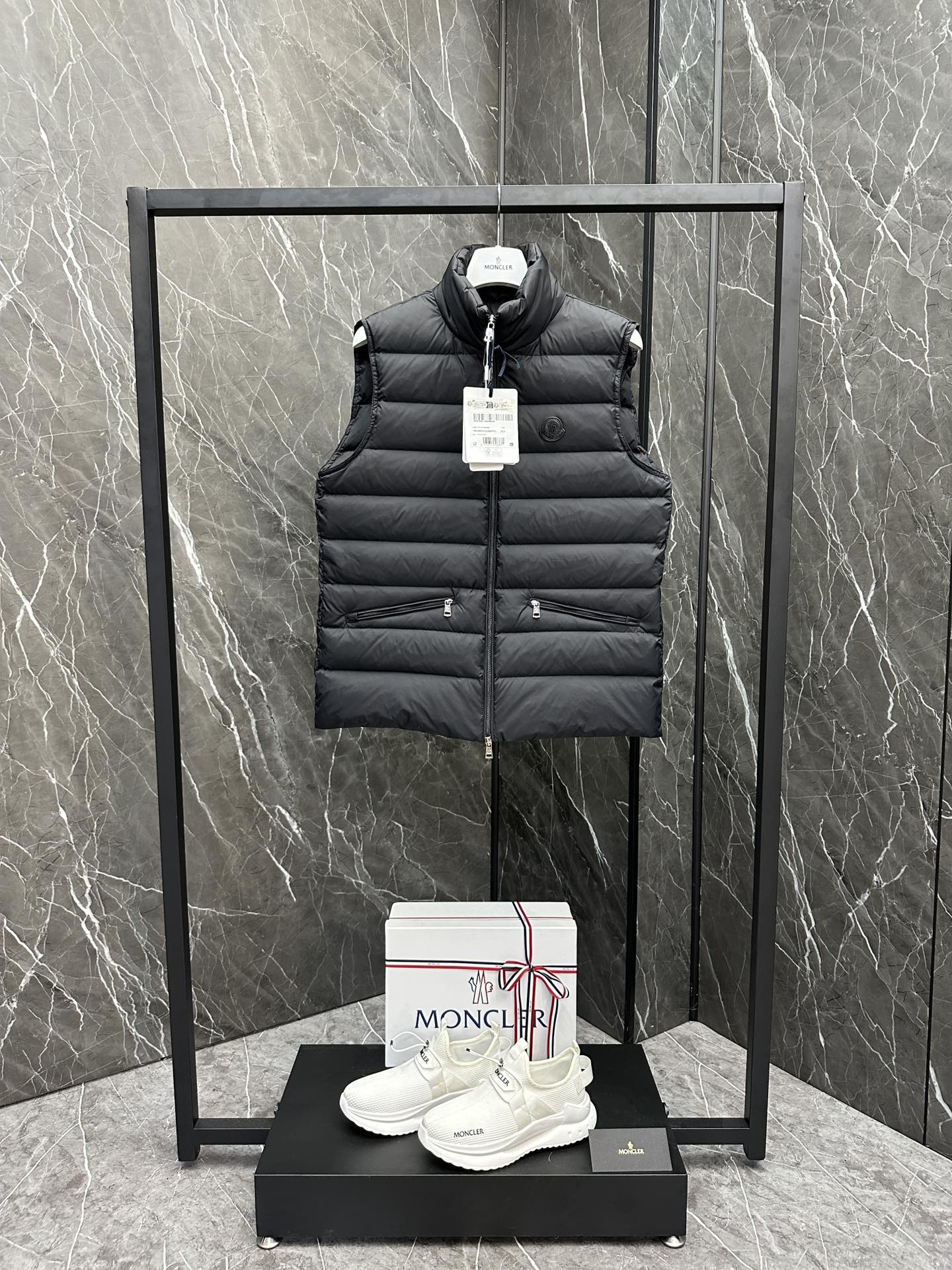 OWN - Casual vest 1