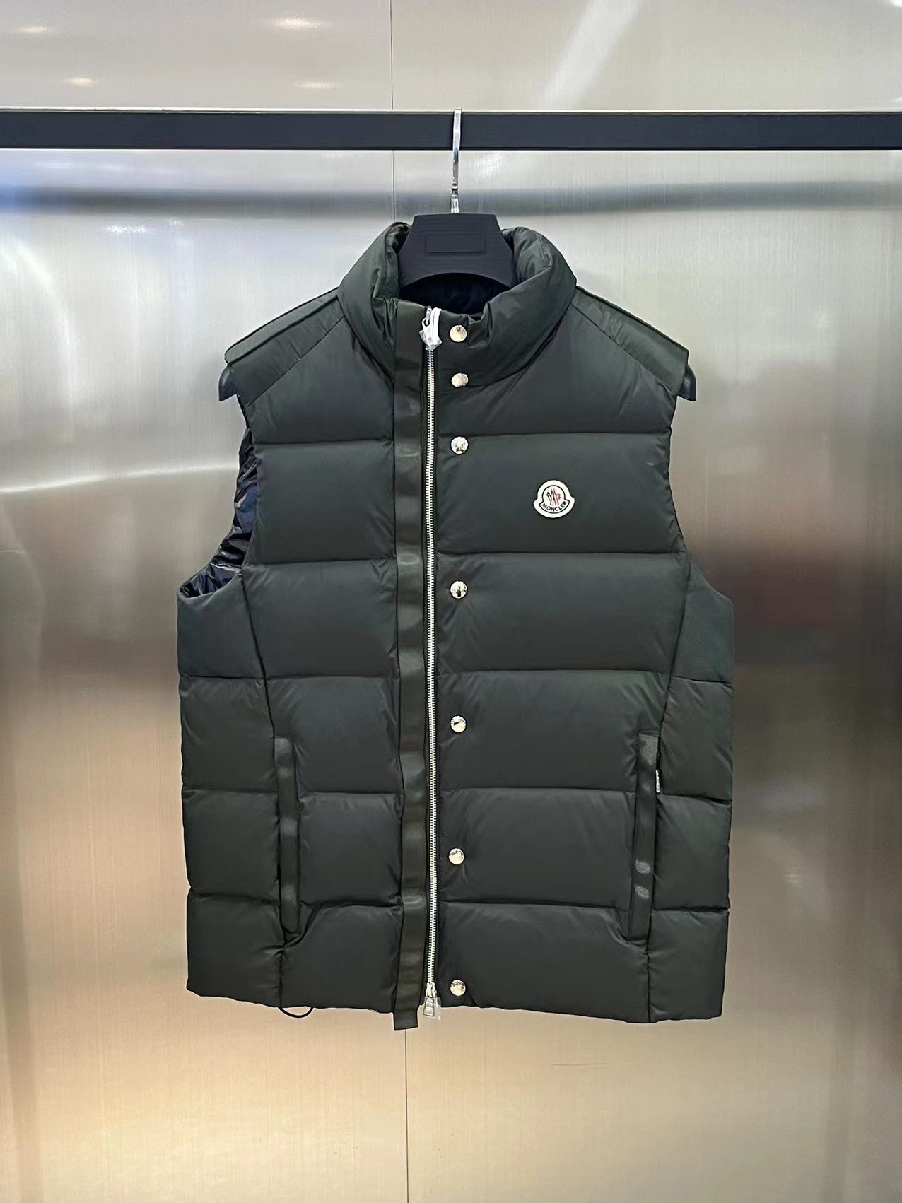 OWN - Casual vest 1