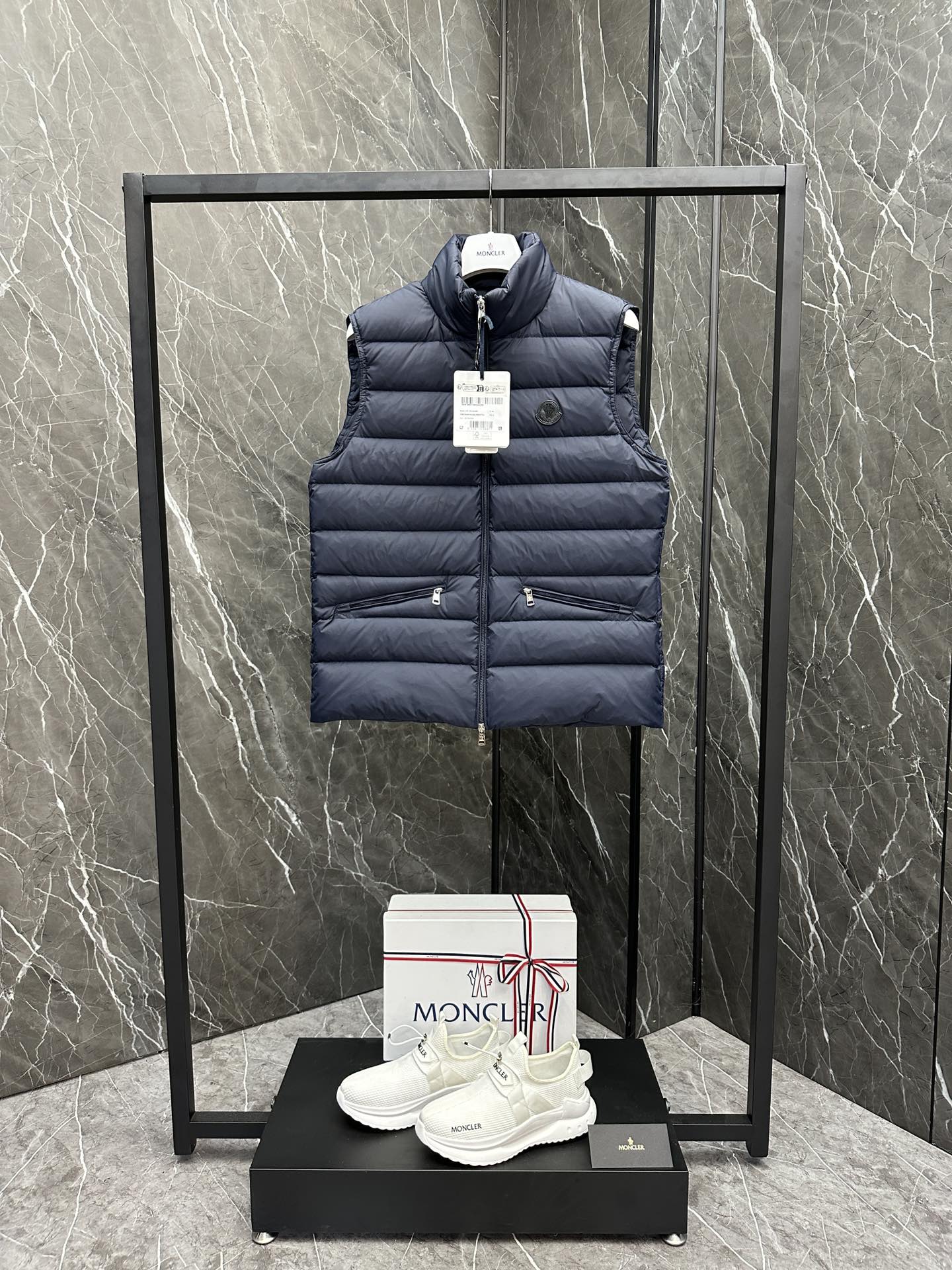 OWN - Casual vest 1