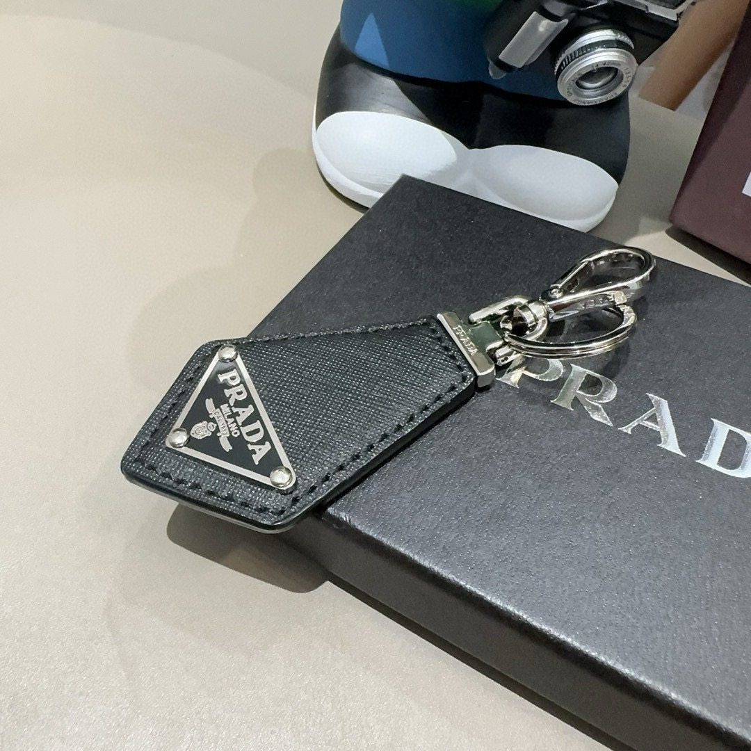 高质量三角标志钥匙扣