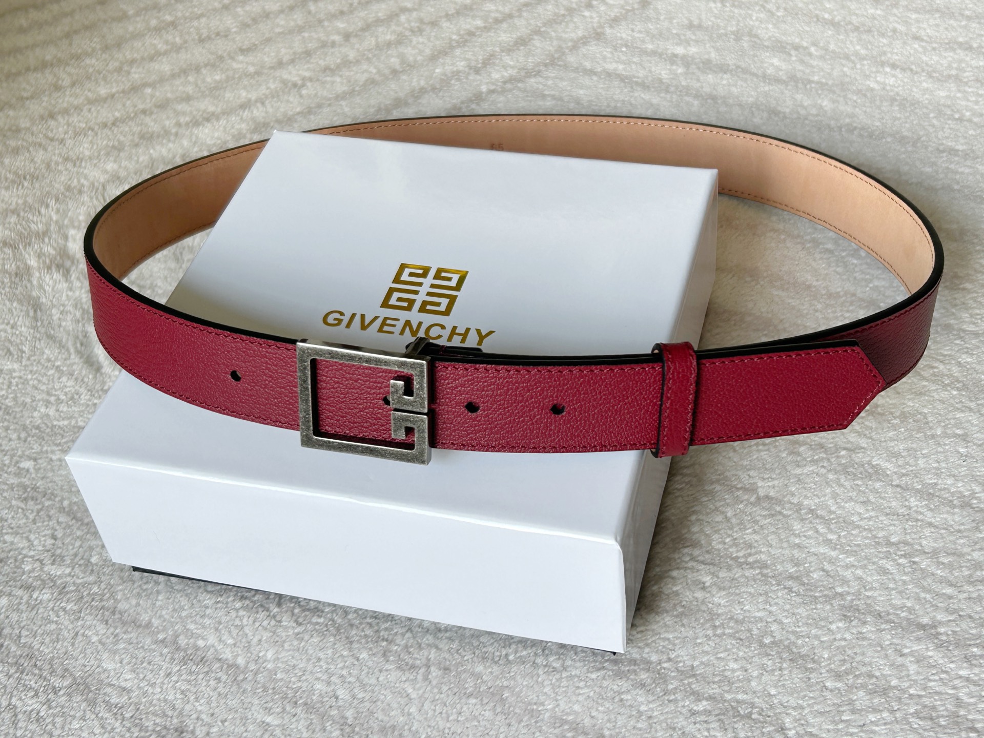 High quality, simple and refined women's waist belt 2 pcs add : 18030258501 if you need size guide