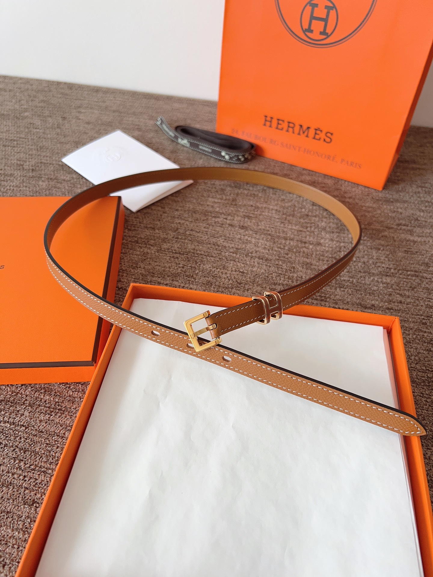 High quality, simple and refined women's waist belt 3 pcs add : 18859952090 if you need size guide