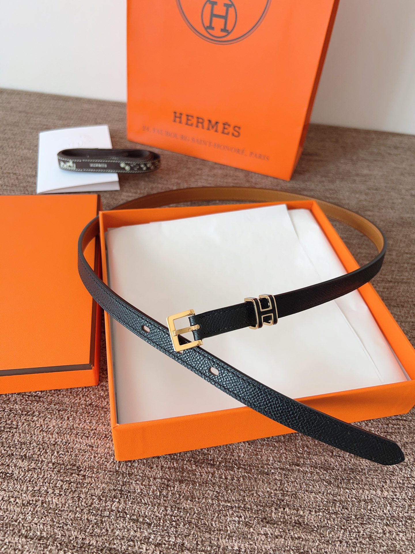 High quality, simple and refined women's waist belt 3 pcs add : 18859952090 if you need size guide