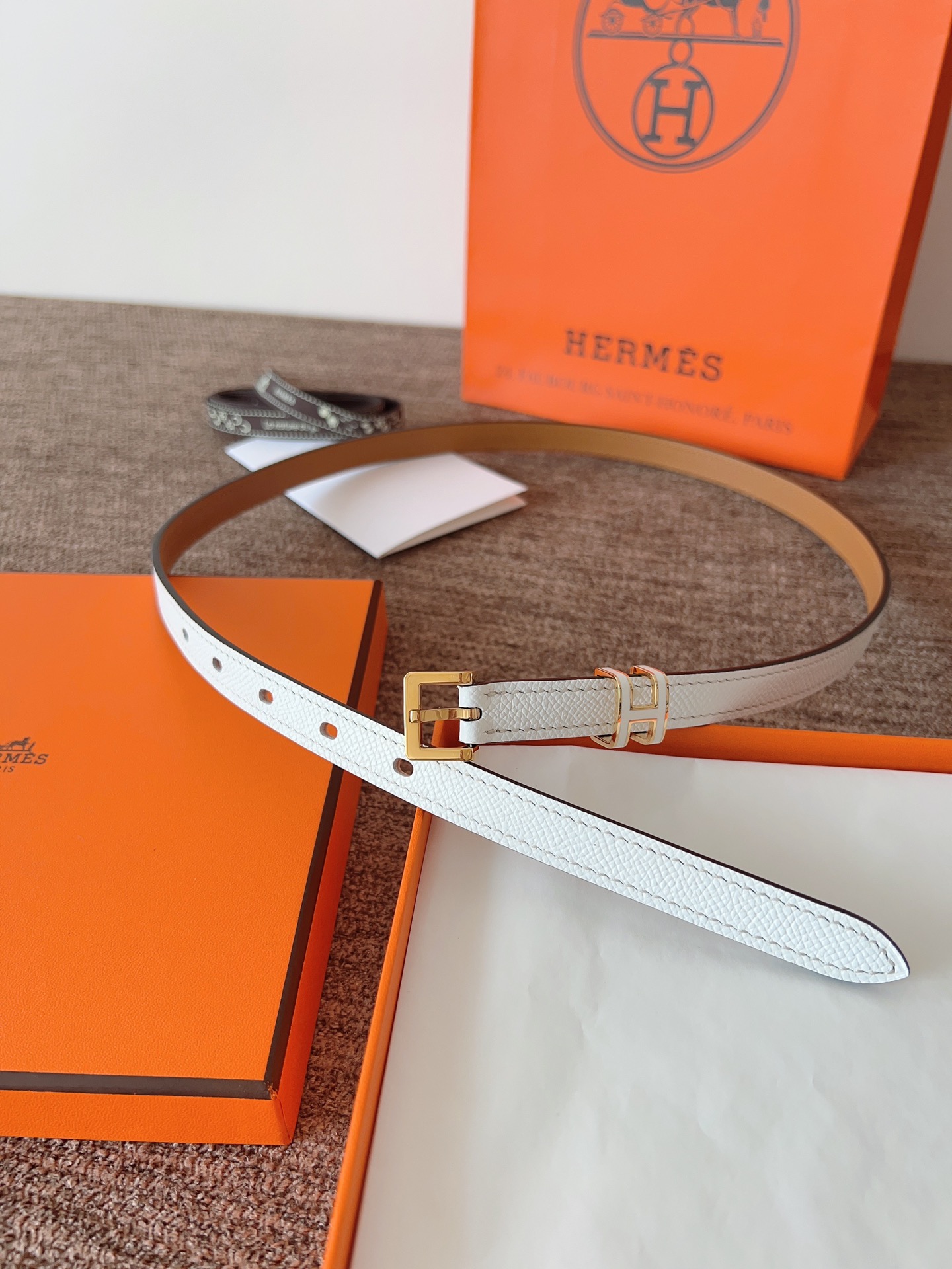 High quality, simple and refined women's waist belt 3 pcs add : 18859952090 if you need size guide