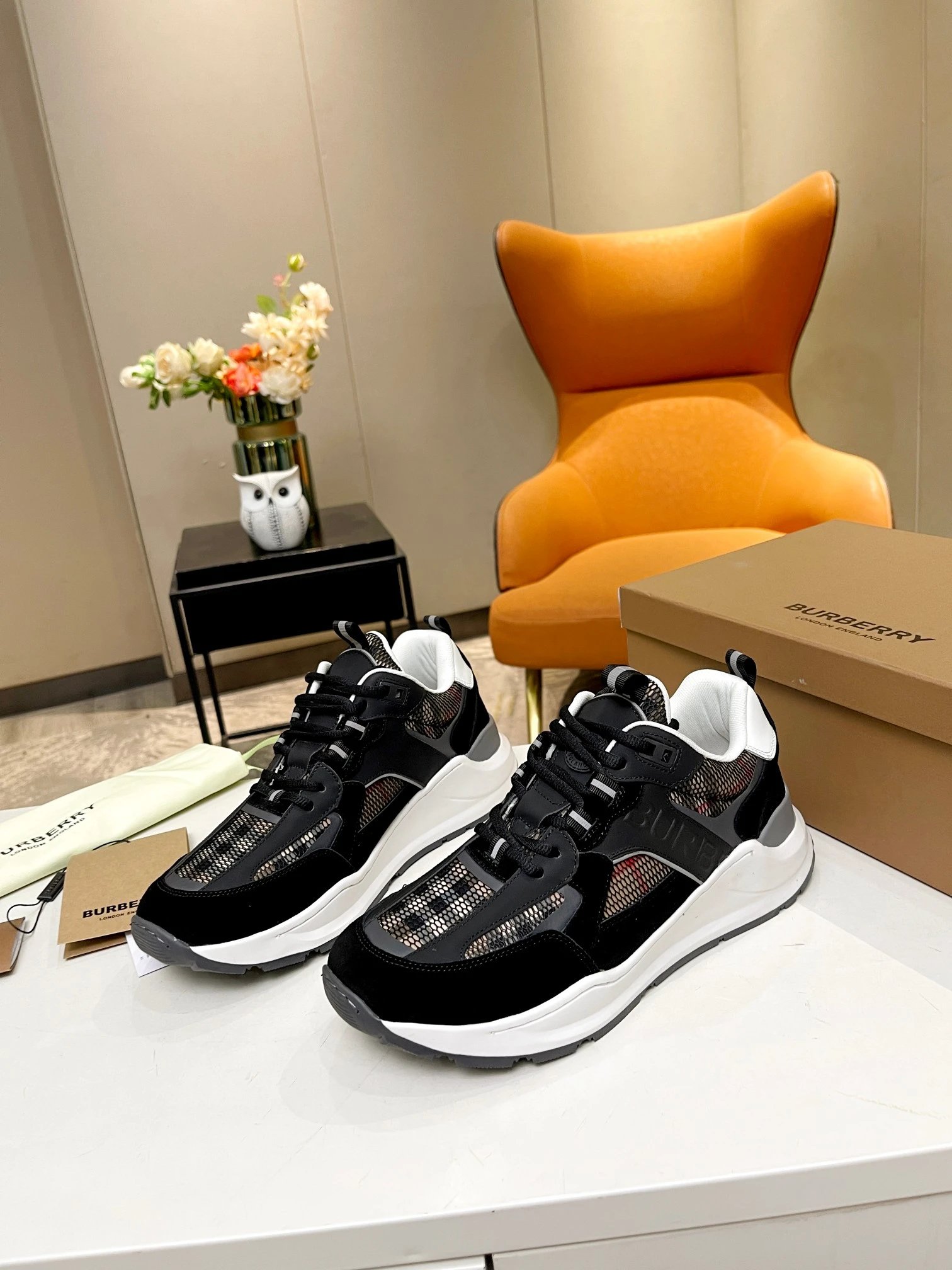 Sports and leisure shoes 013