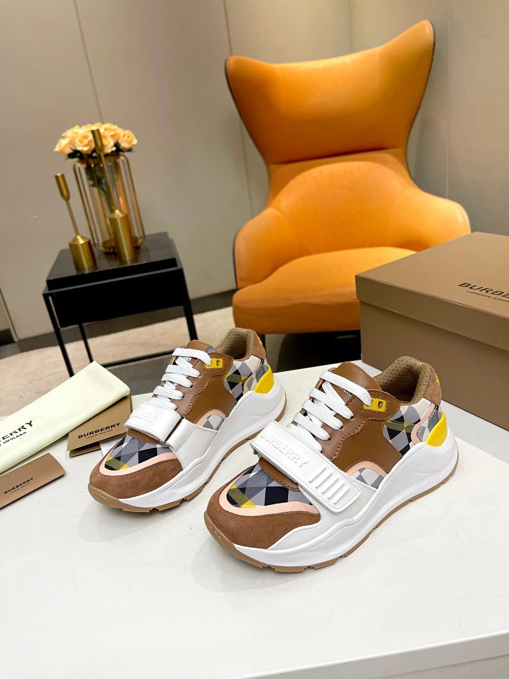 Sports and leisure shoes 013