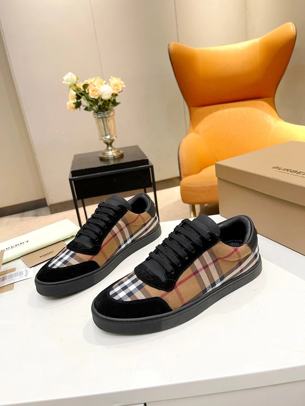 Sports and leisure shoes 013