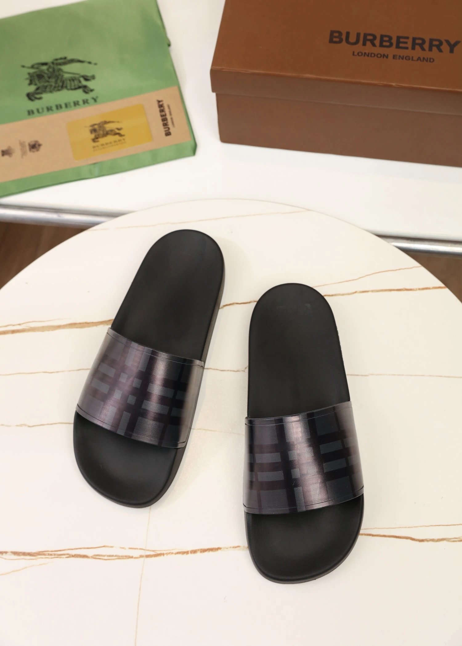 High quality casual slippers