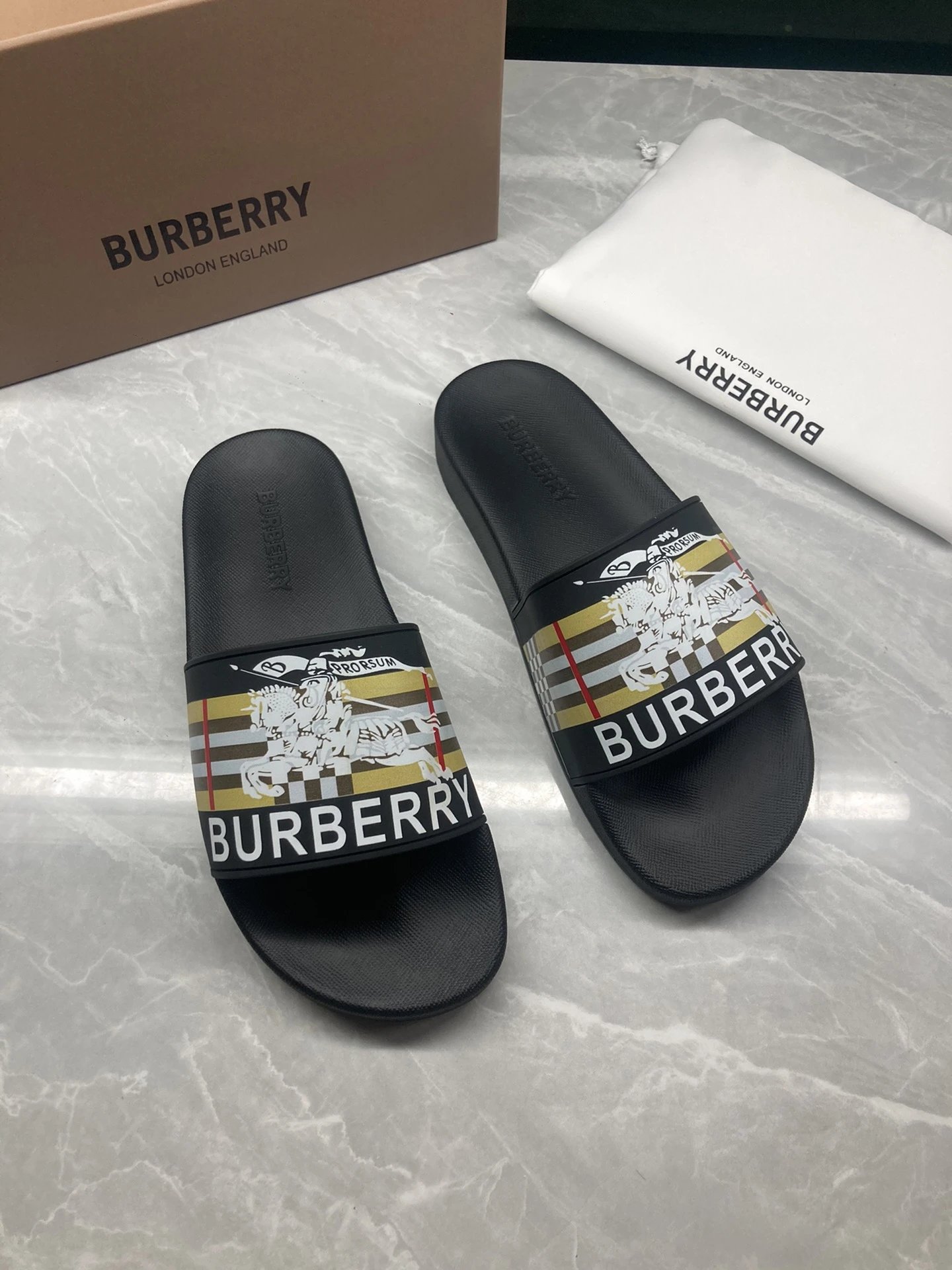 High quality casual slippers