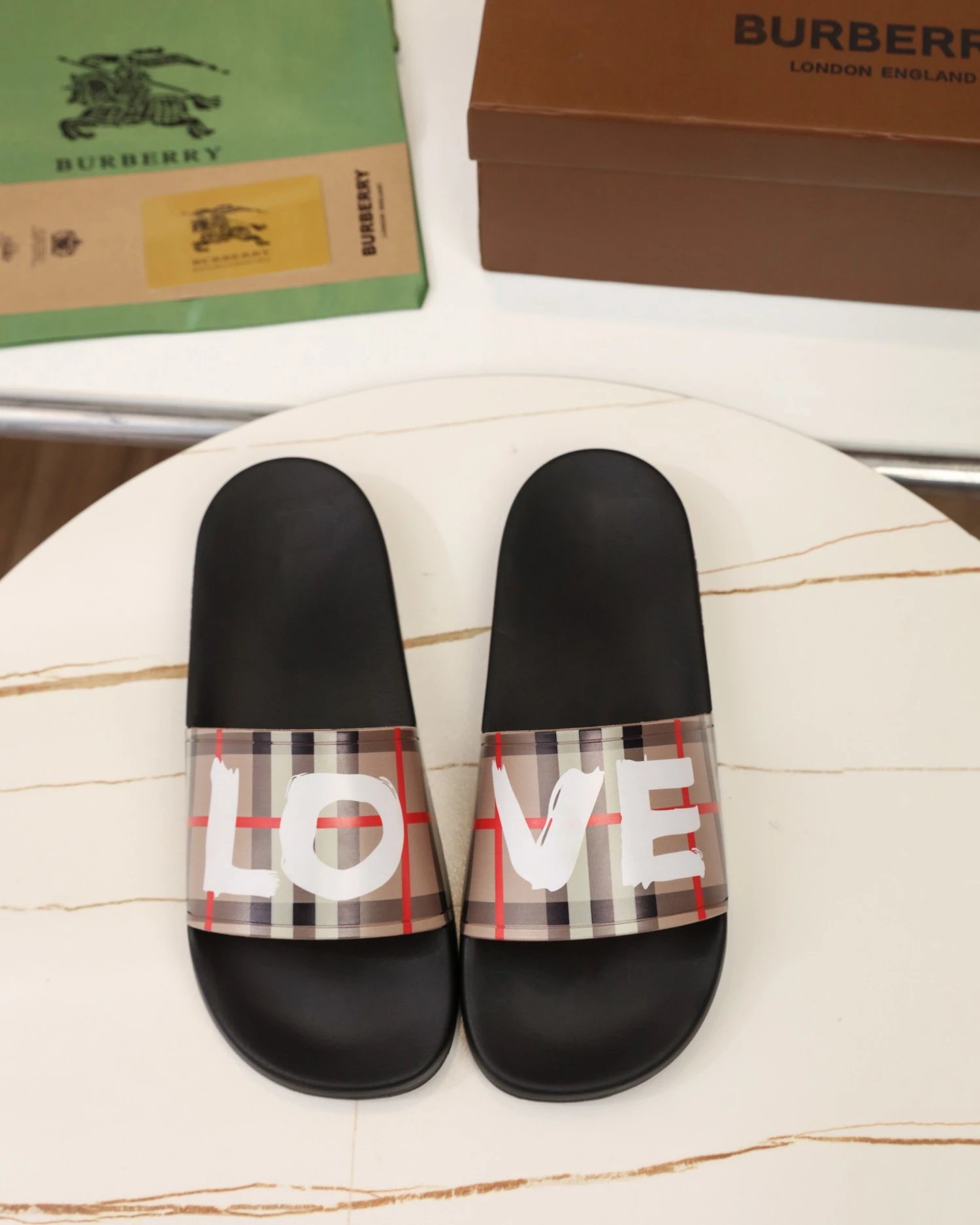 High quality casual slippers