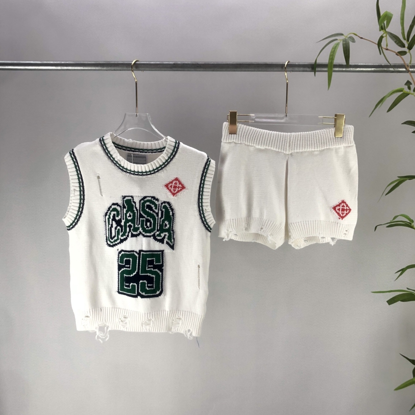 High quality short sleeved stand up collar knitted sweater set, please add : 18030258501 if you need size guide