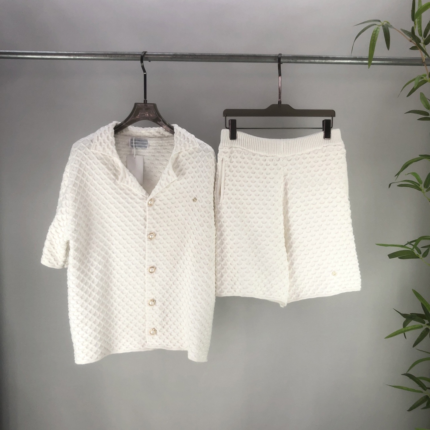 High quality short sleeved stand up collar knitted sweater set, please add : 18030258501 if you need size guide