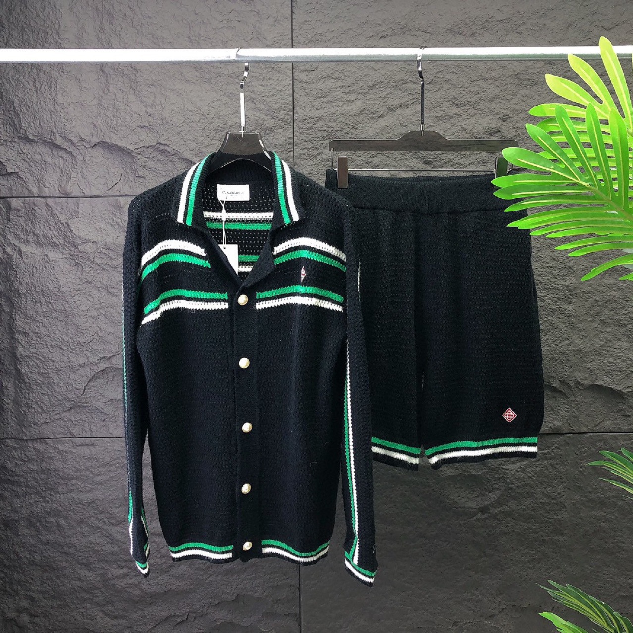 High quality short sleeved stand up collar knitted sweater set, please add : 18030258501 if you need size guide