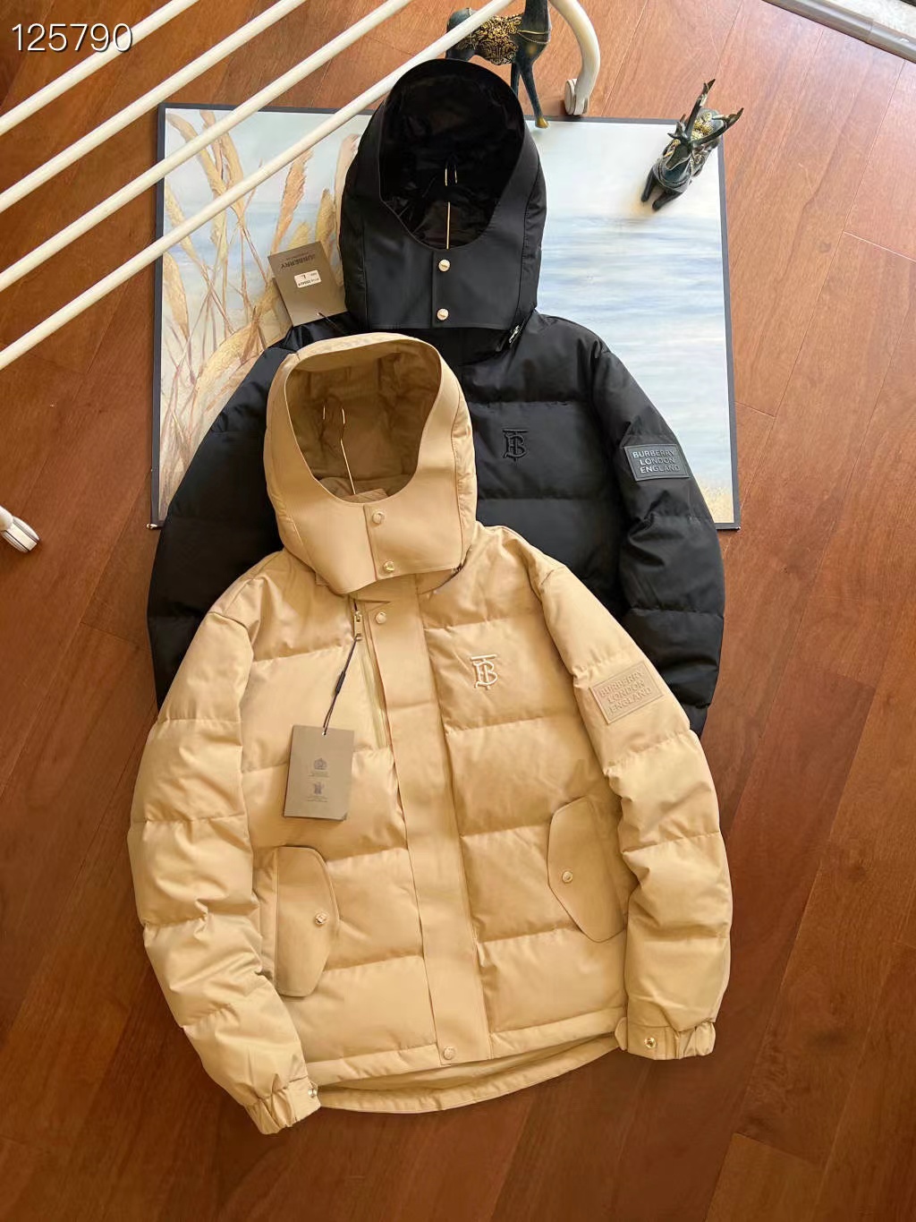 High quality checkered hooded down jacket