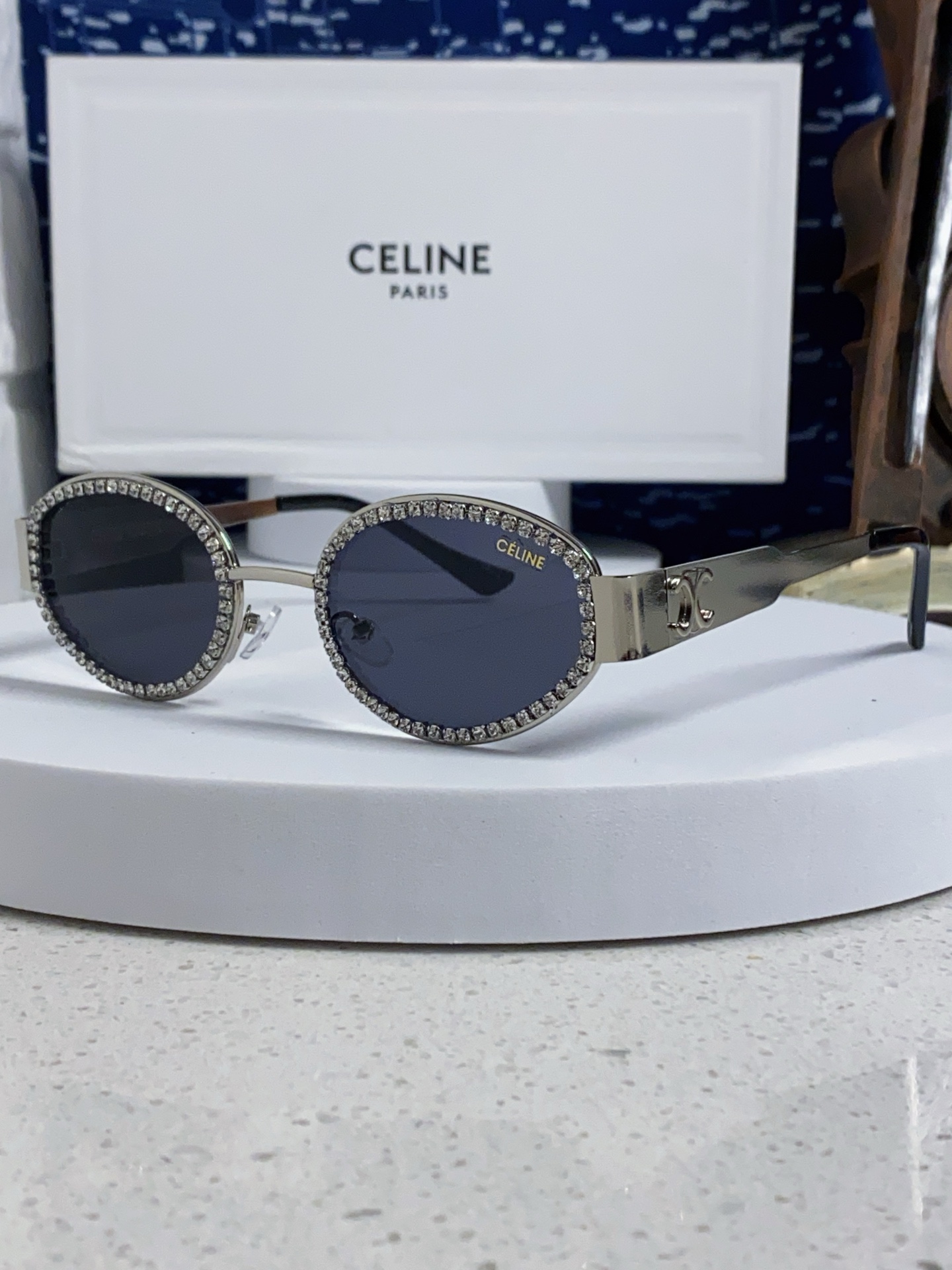 High quality thick framed gold label sunglasses 7 pcs add : 18859952090 if you need size guide