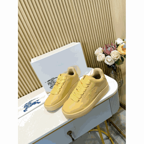 Sports and leisure shoes 011