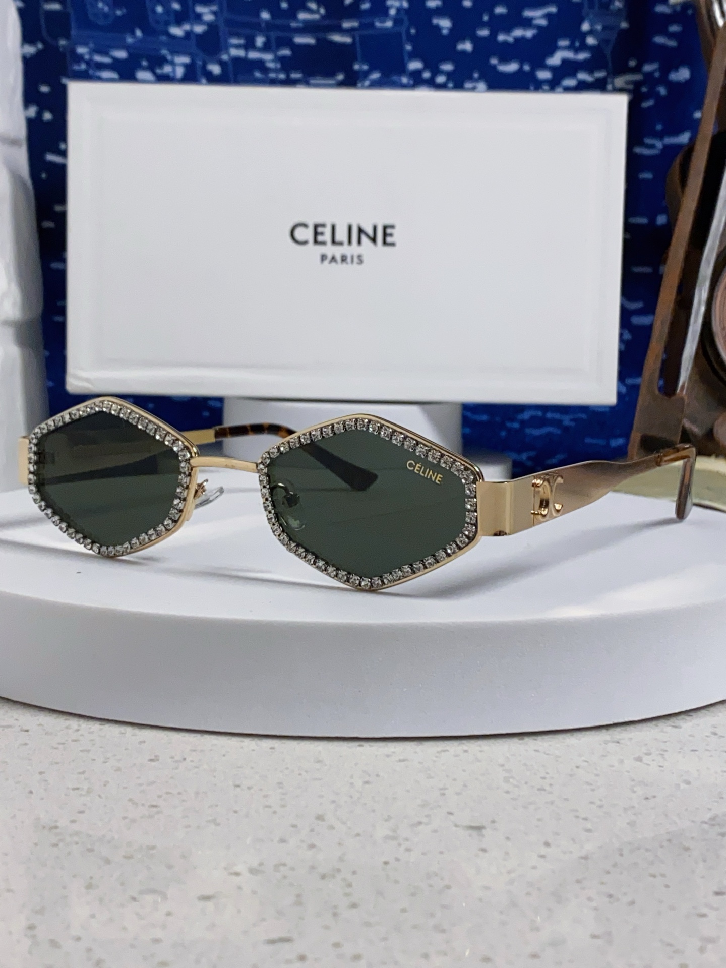 High quality thick framed gold label sunglasses 7 pcs add : 18859952090 if you need size guide