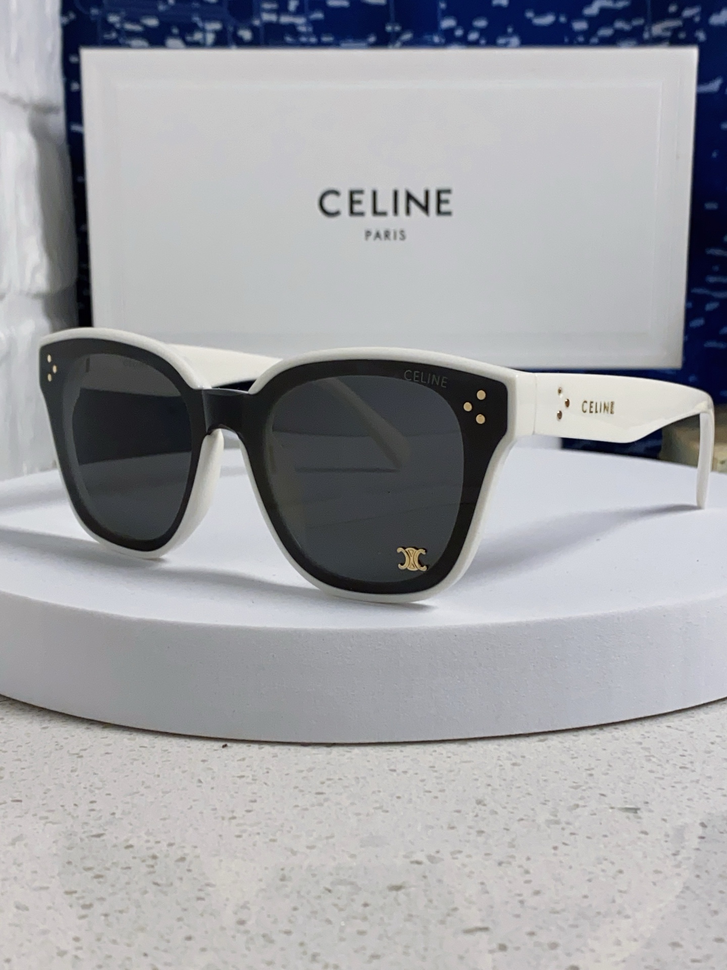 High quality thick framed gold label sunglasses 6 pcs add : 18859952090 if you need size guide