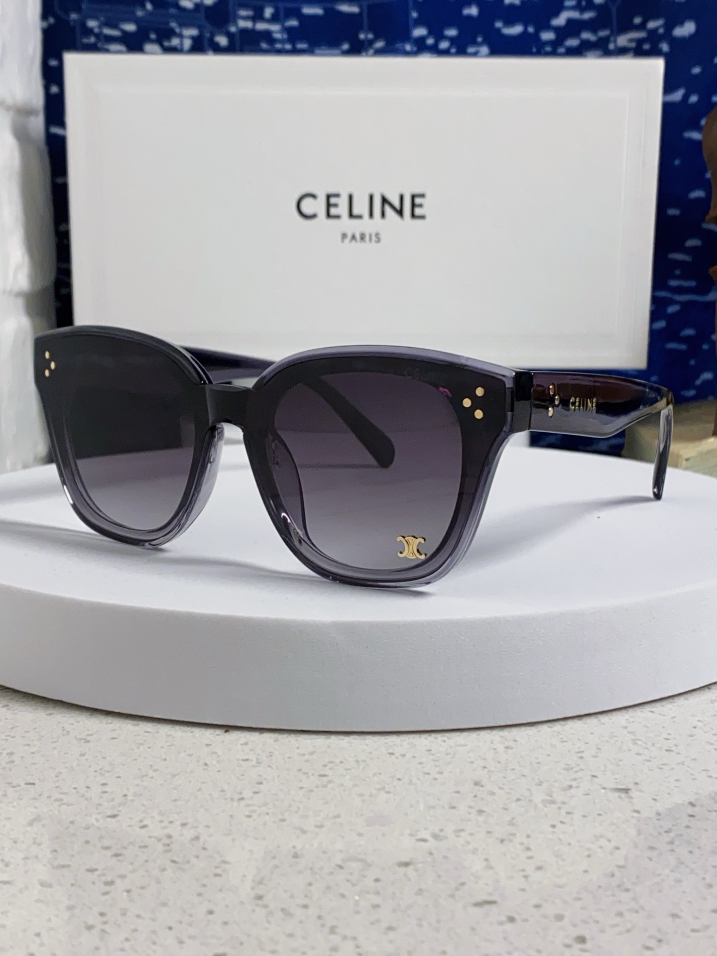 High quality thick framed gold label sunglasses 6 pcs add : 18859952090 if you need size guide