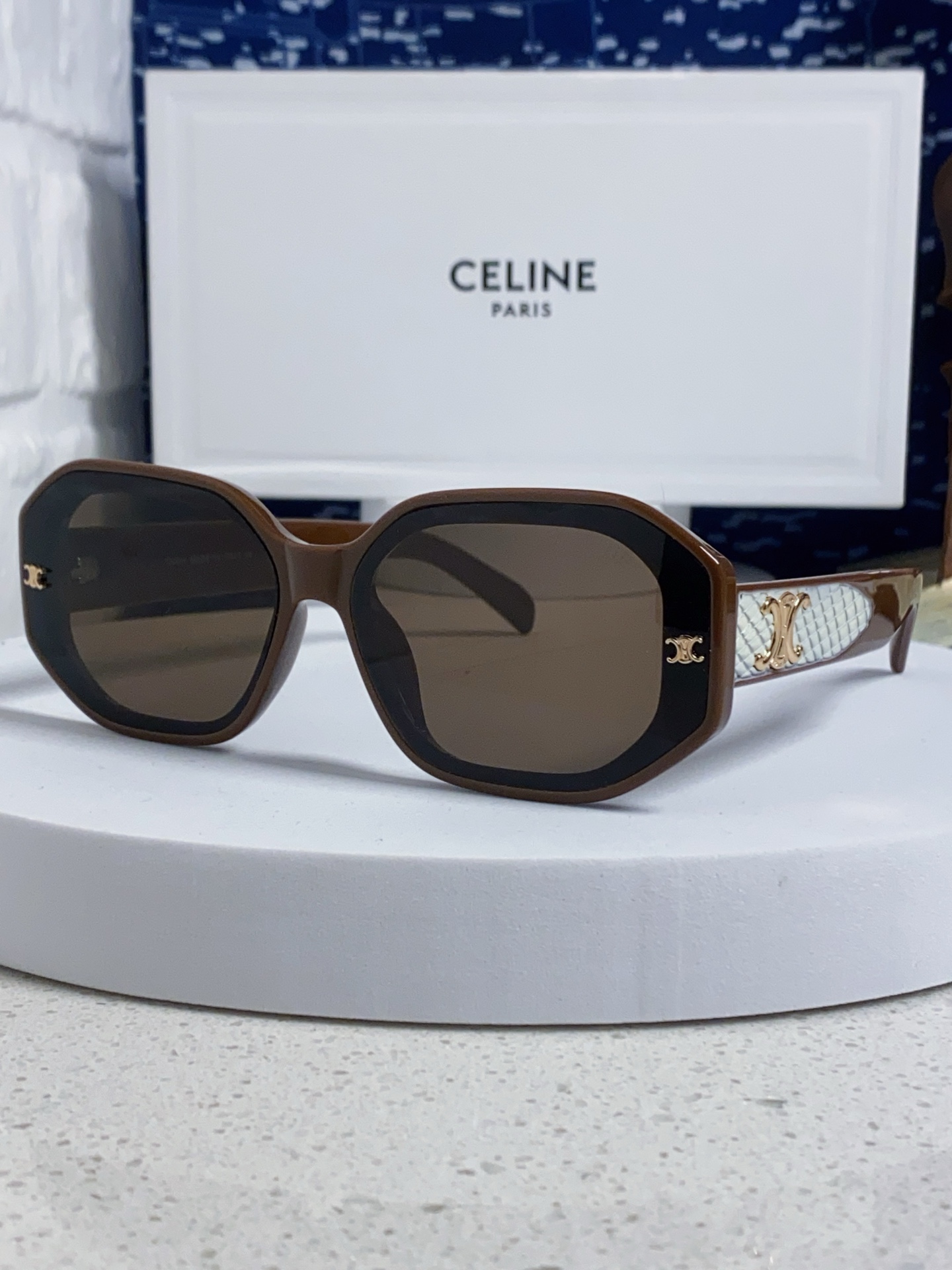 High quality thick framed gold label sunglasses 6 pcs add : 18859952090 if you need size guide