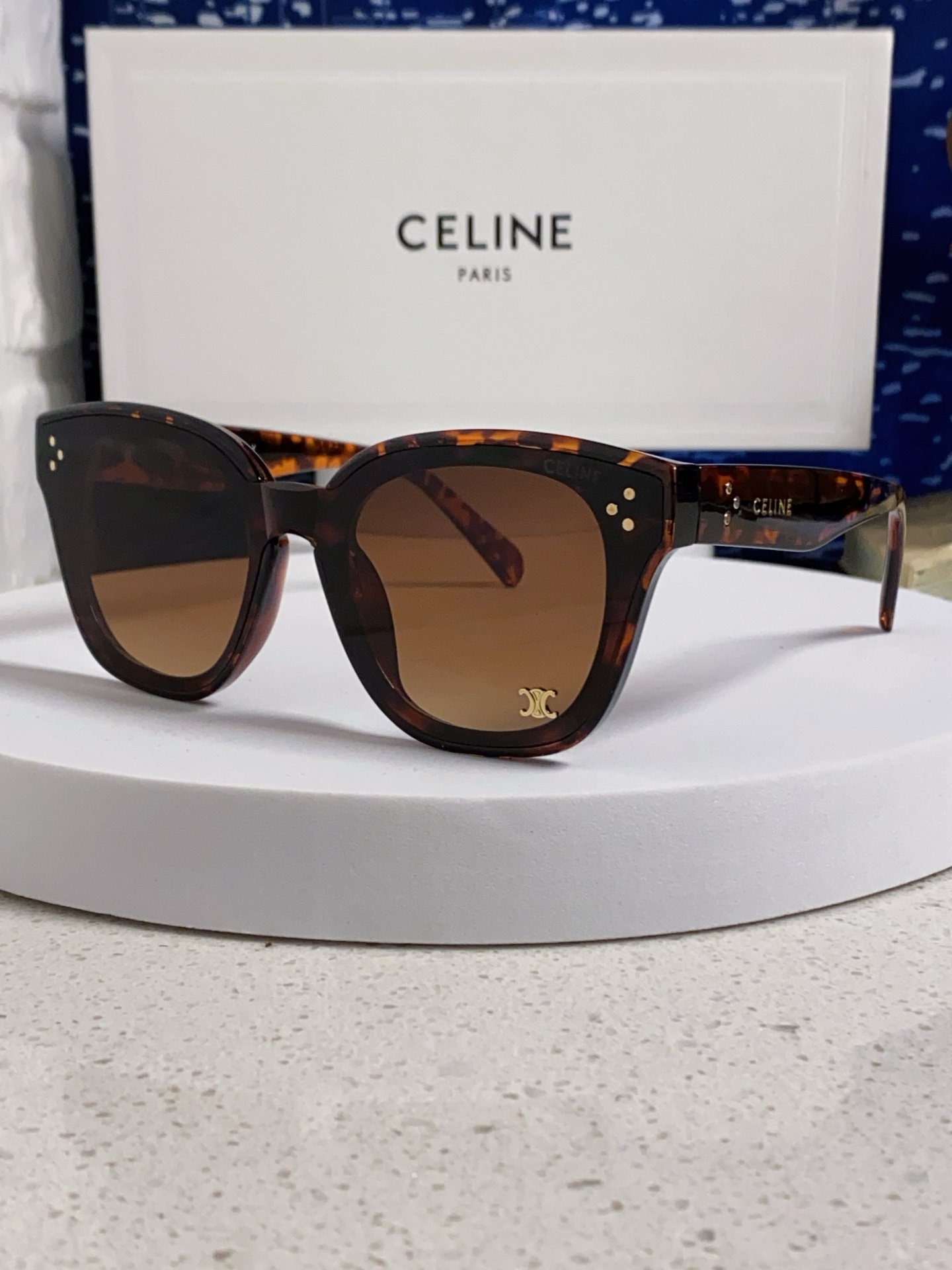High quality thick framed gold label sunglasses 6 pcs add : 18859952090 if you need size guide