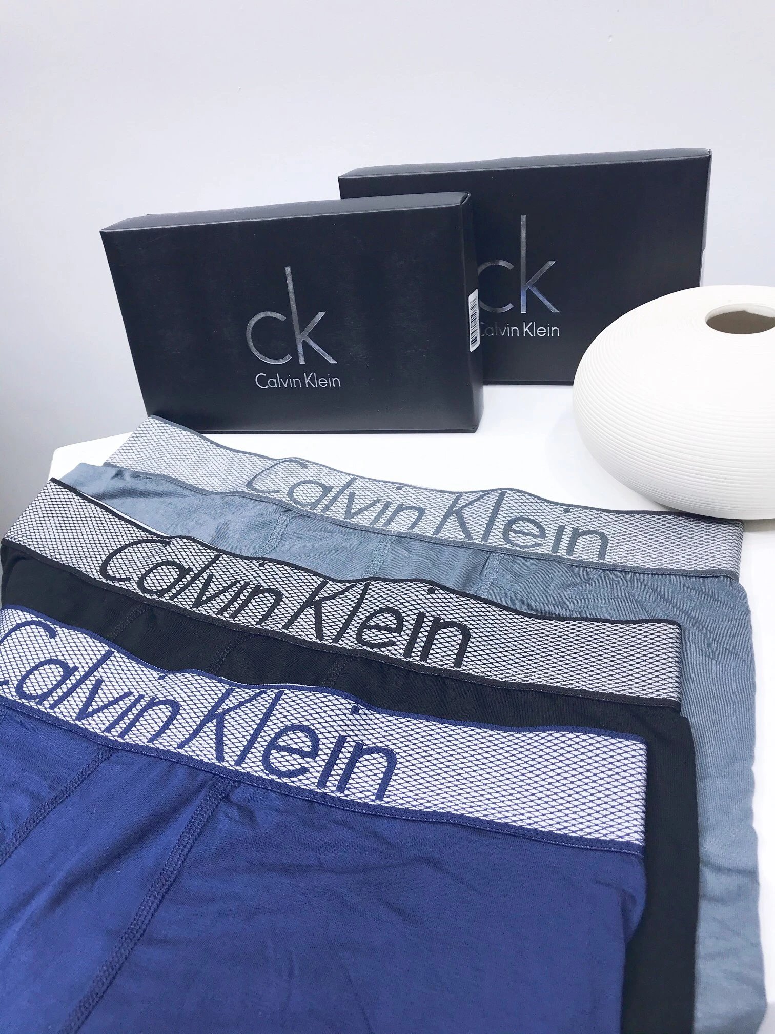 High quality men's underwear, box of three, color options available 02