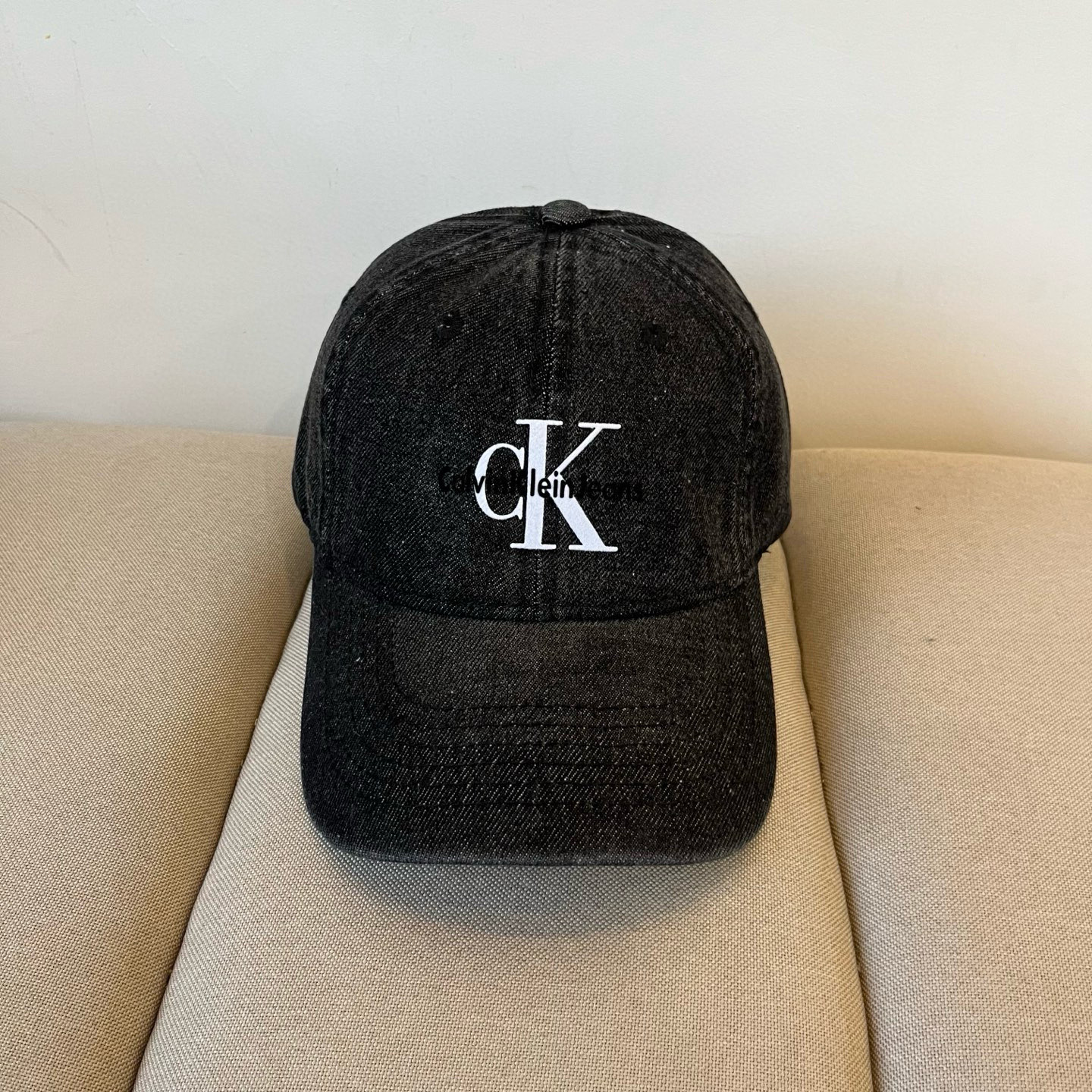 High quality sunshade fashionable baseball cap pls add : 18030258501 if you need size guide