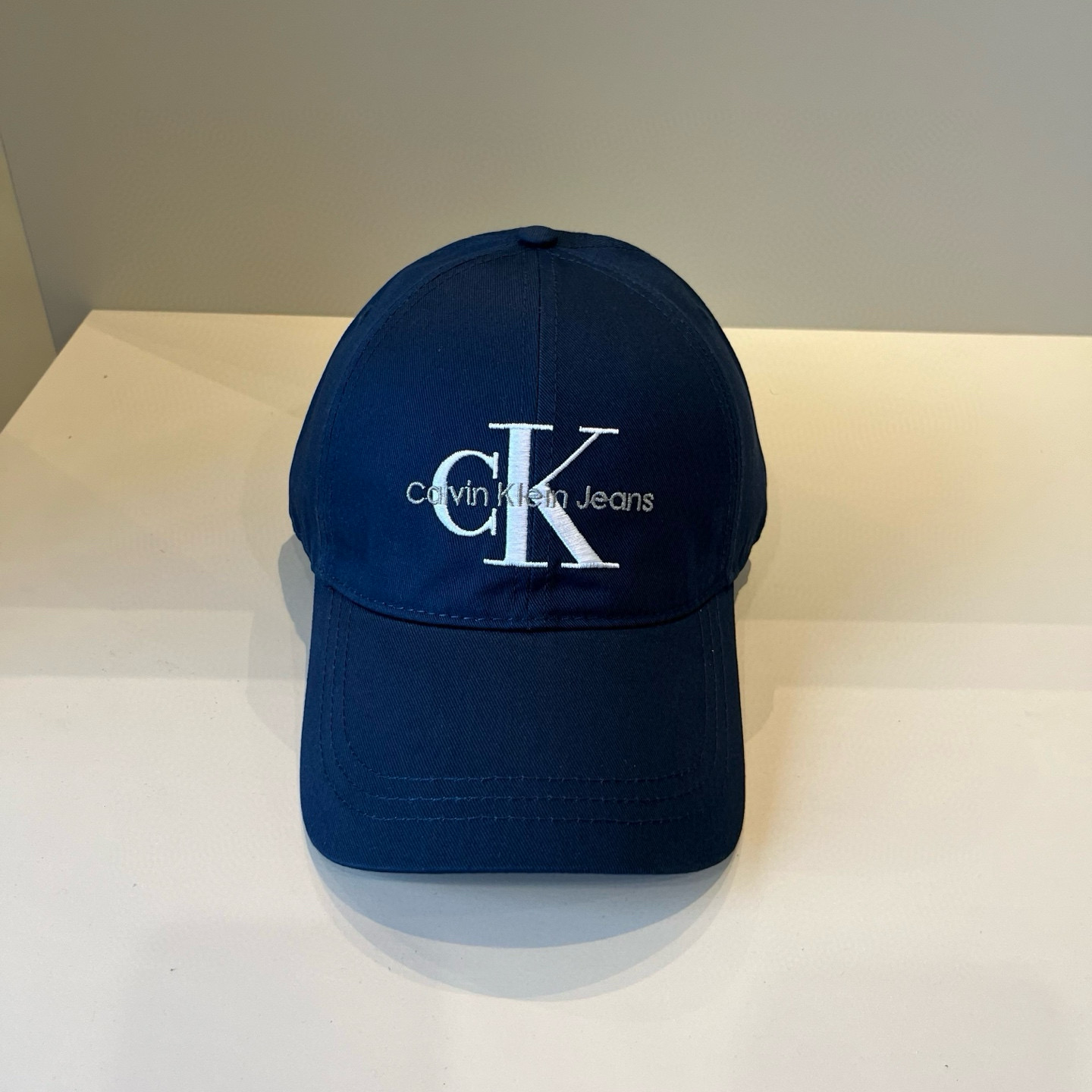 High quality sunshade fashionable baseball cap pls add : 18030258501 if you need size guide