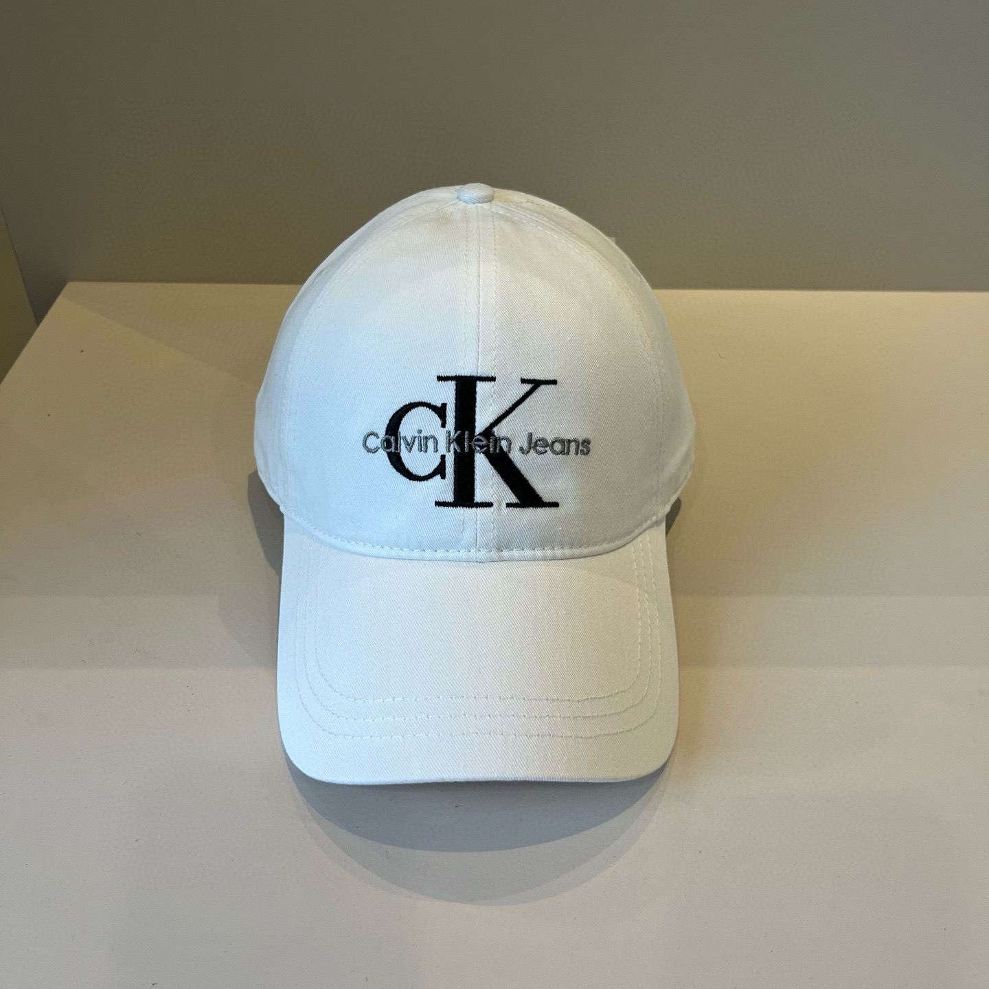 High quality sunshade fashionable baseball cap pls add : 18030258501 if you need size guide