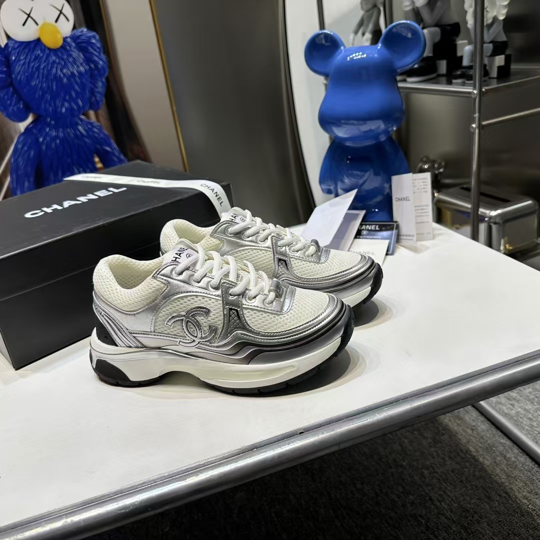 High quality women's sports shoes
