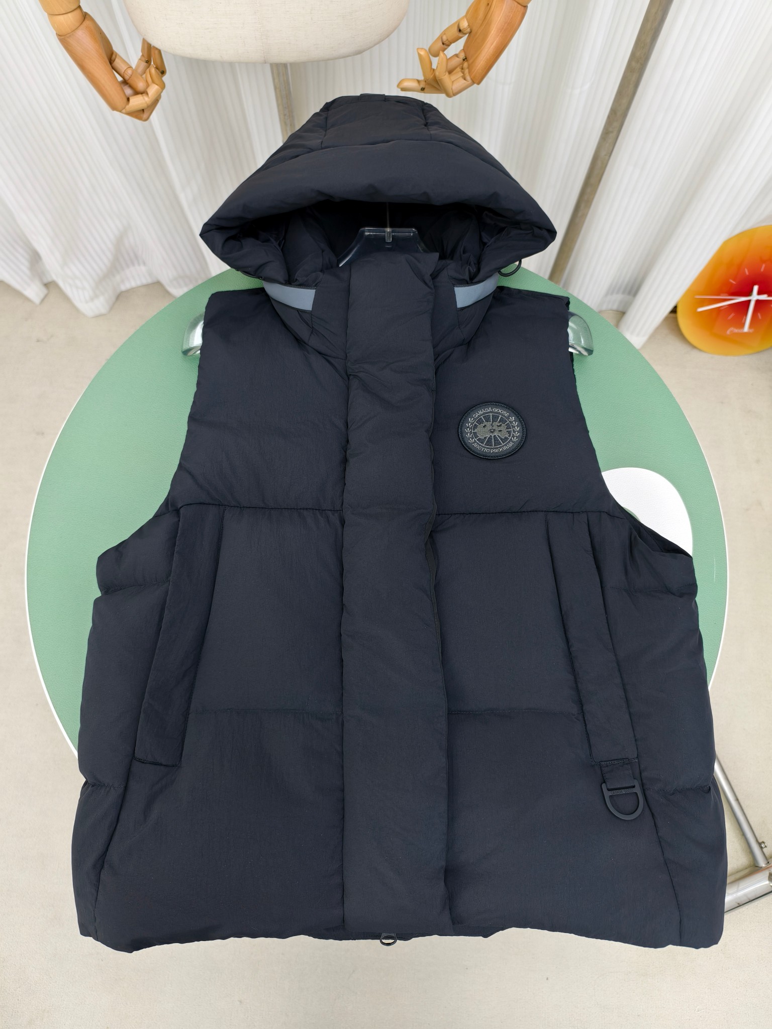 Autumn and winter down vest
