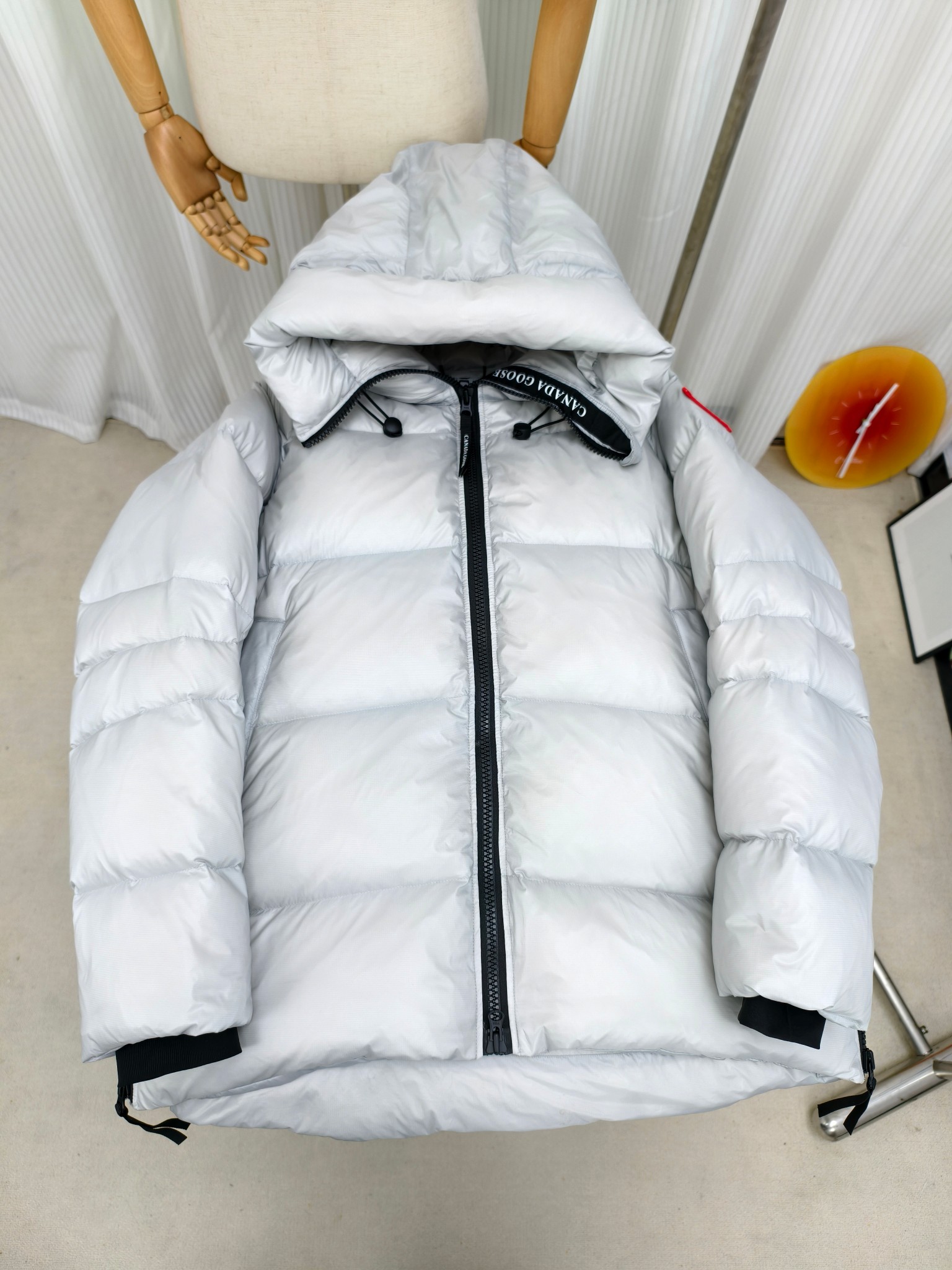 Winter hooded zipper down jacket